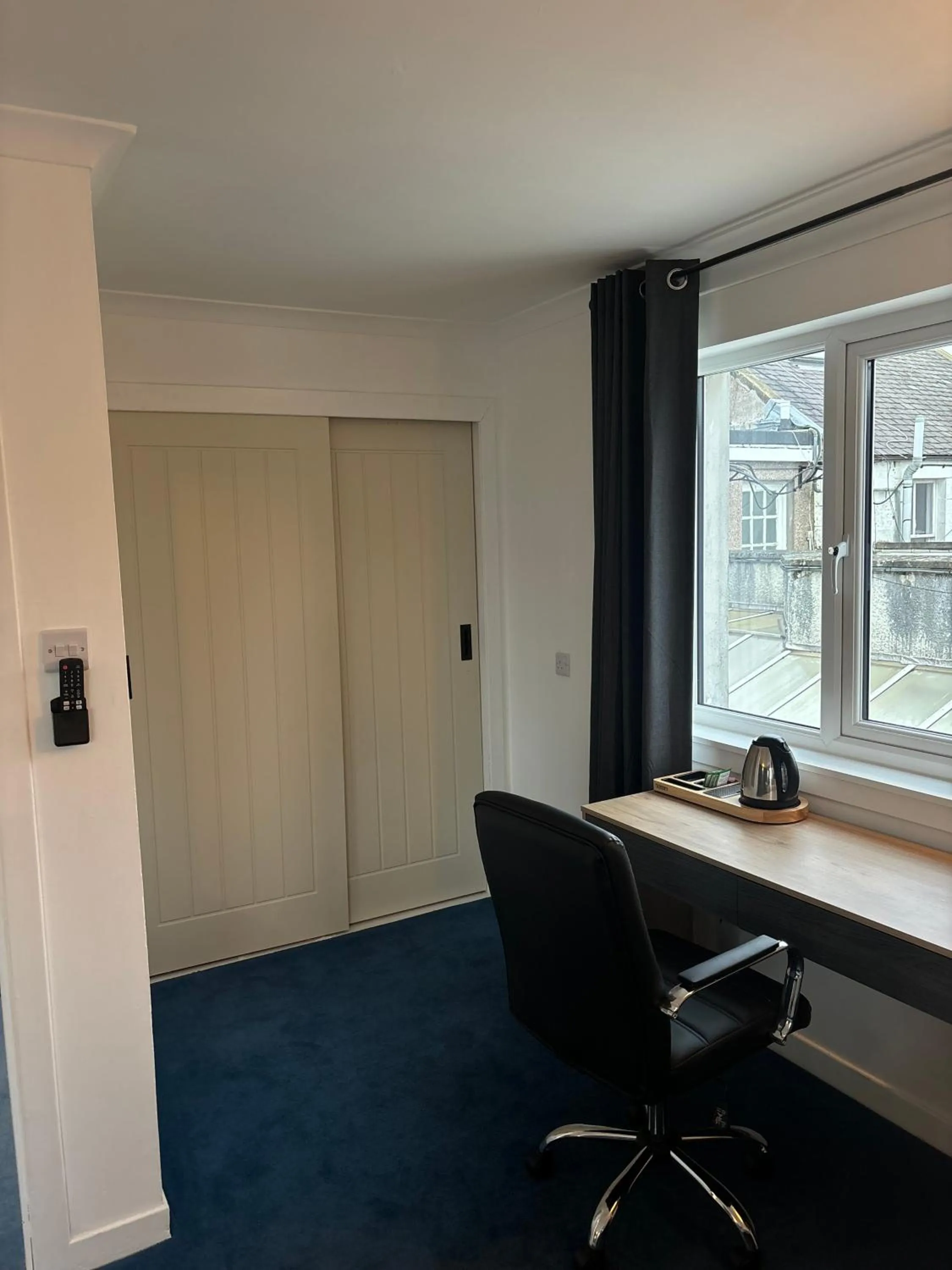 wardrobe in Lomond Hills Hotel & Health Club