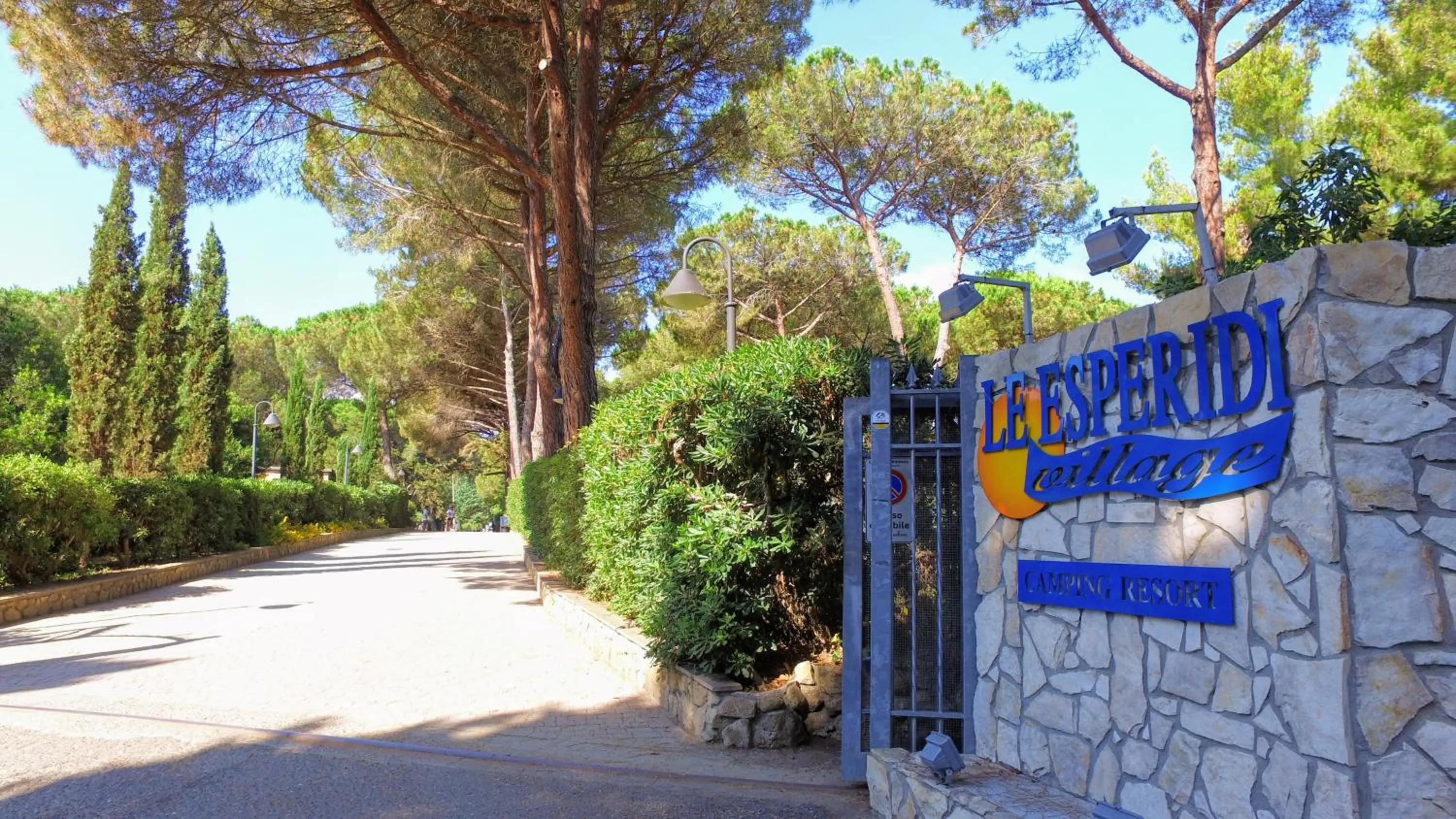 Facade/entrance in Le Esperidi Camping Ecoresort