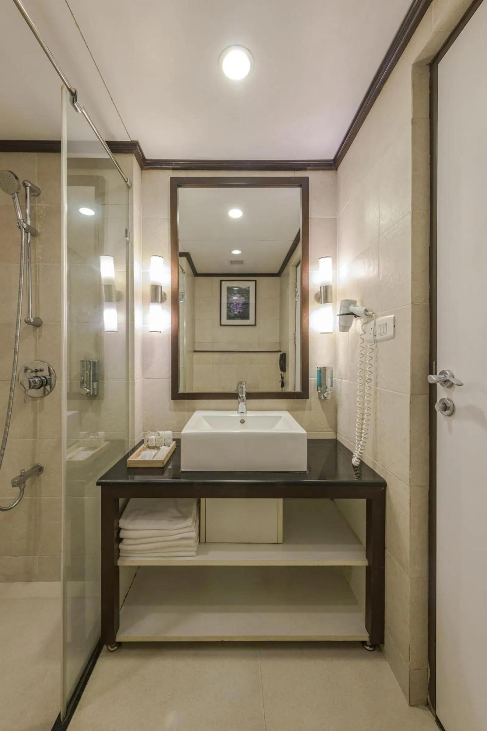 Bathroom in Club Mahindra Mount Serene, Munnar