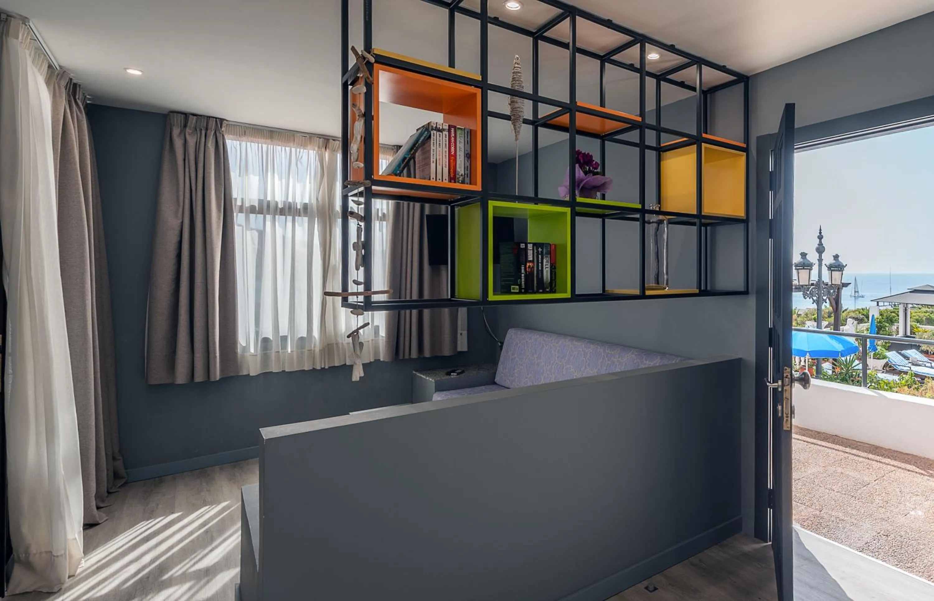 Living room, Bed in Apartamentos NataLis