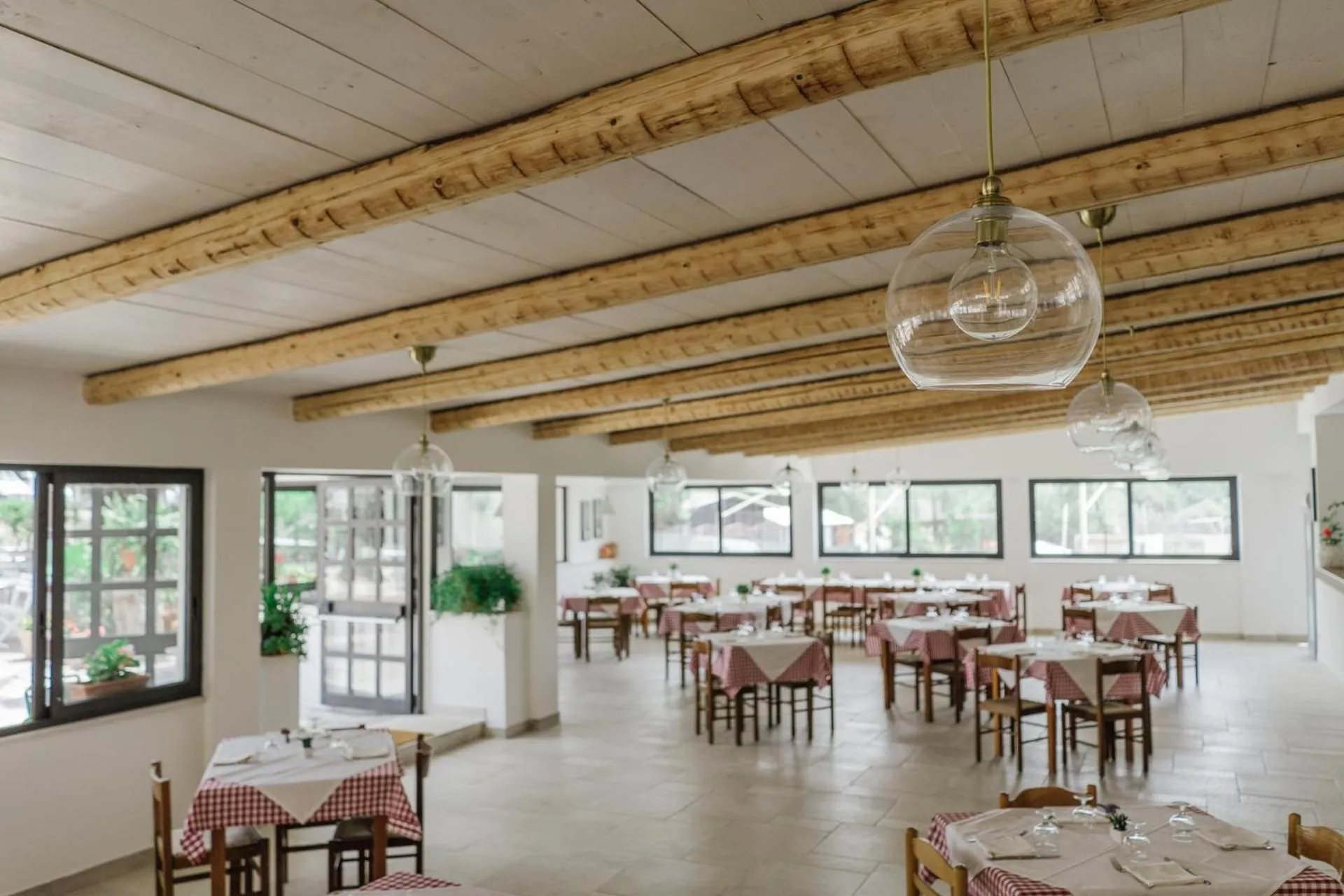 Restaurant/places to eat in Hotel Santa Rosalia