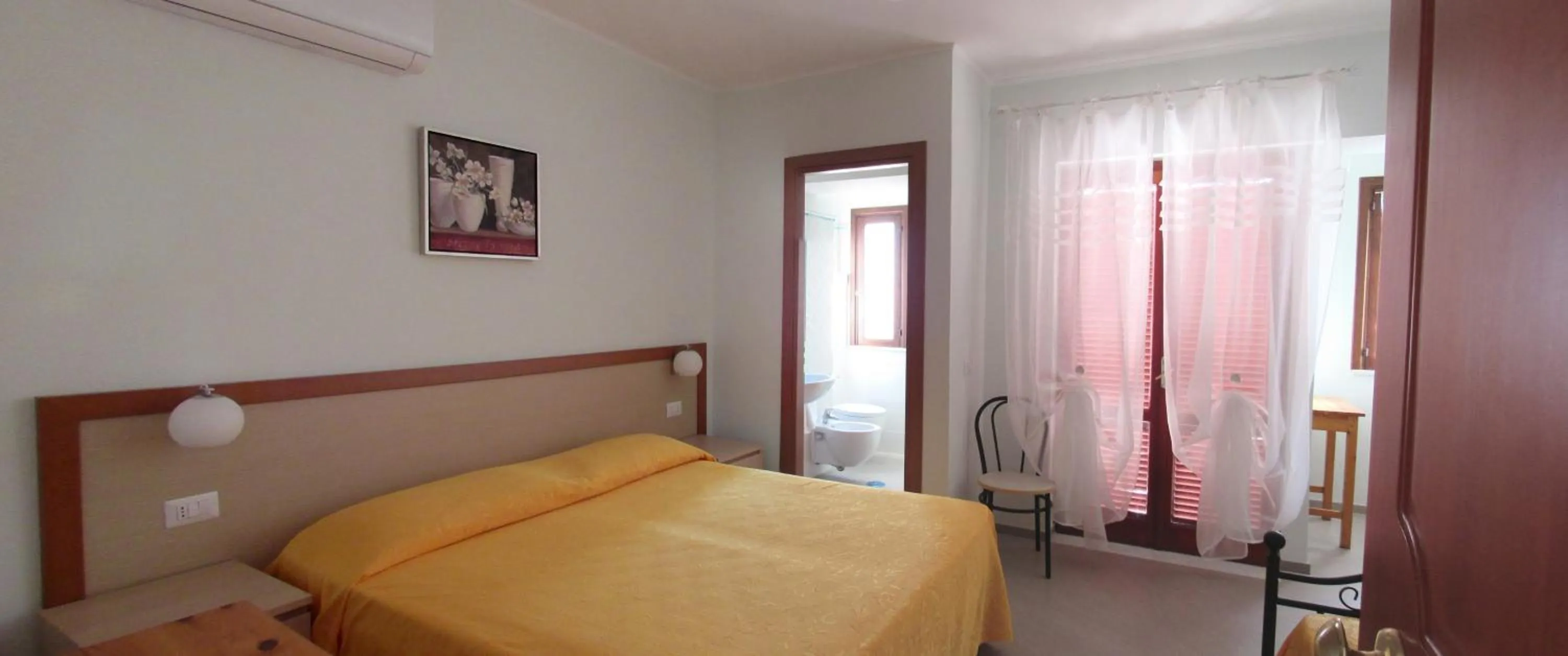 Bed in Hotel Santa Rosalia