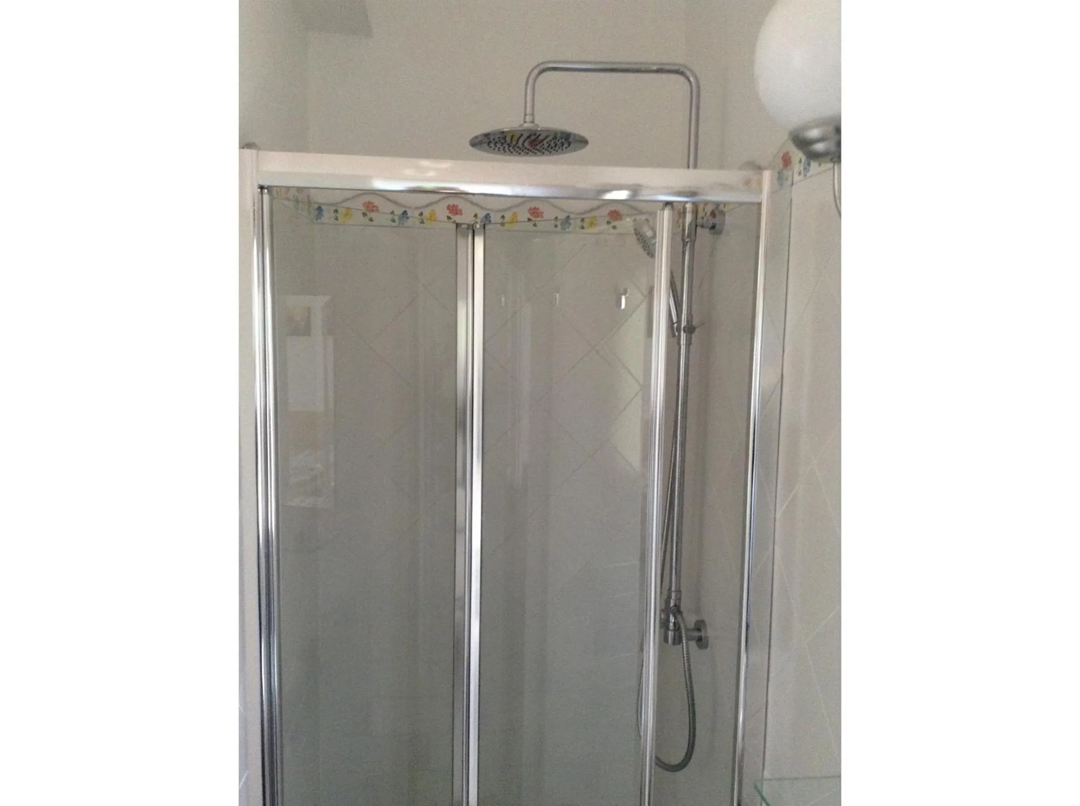 Shower in Hotel Santa Rosalia