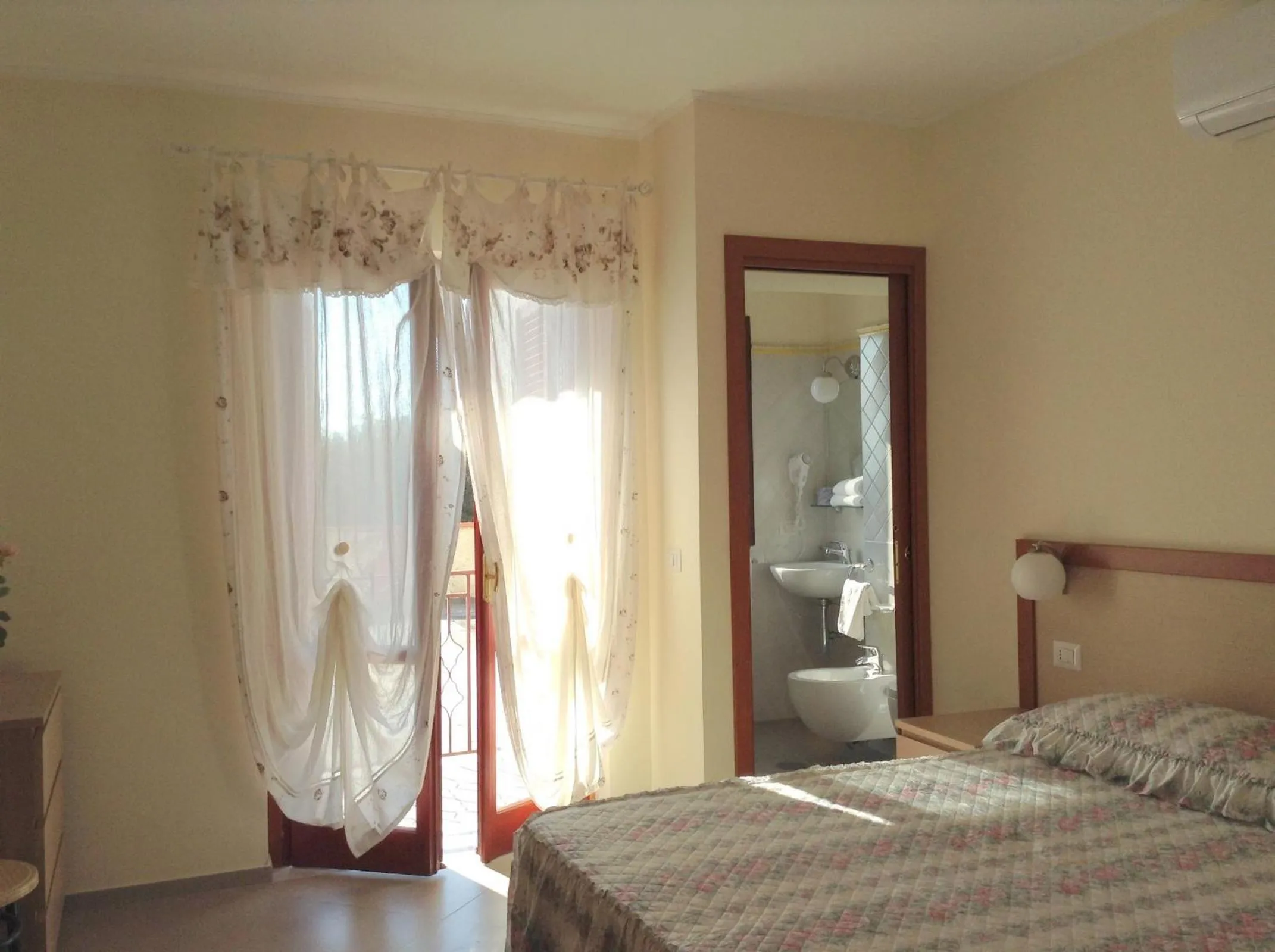 Bed in Hotel Santa Rosalia