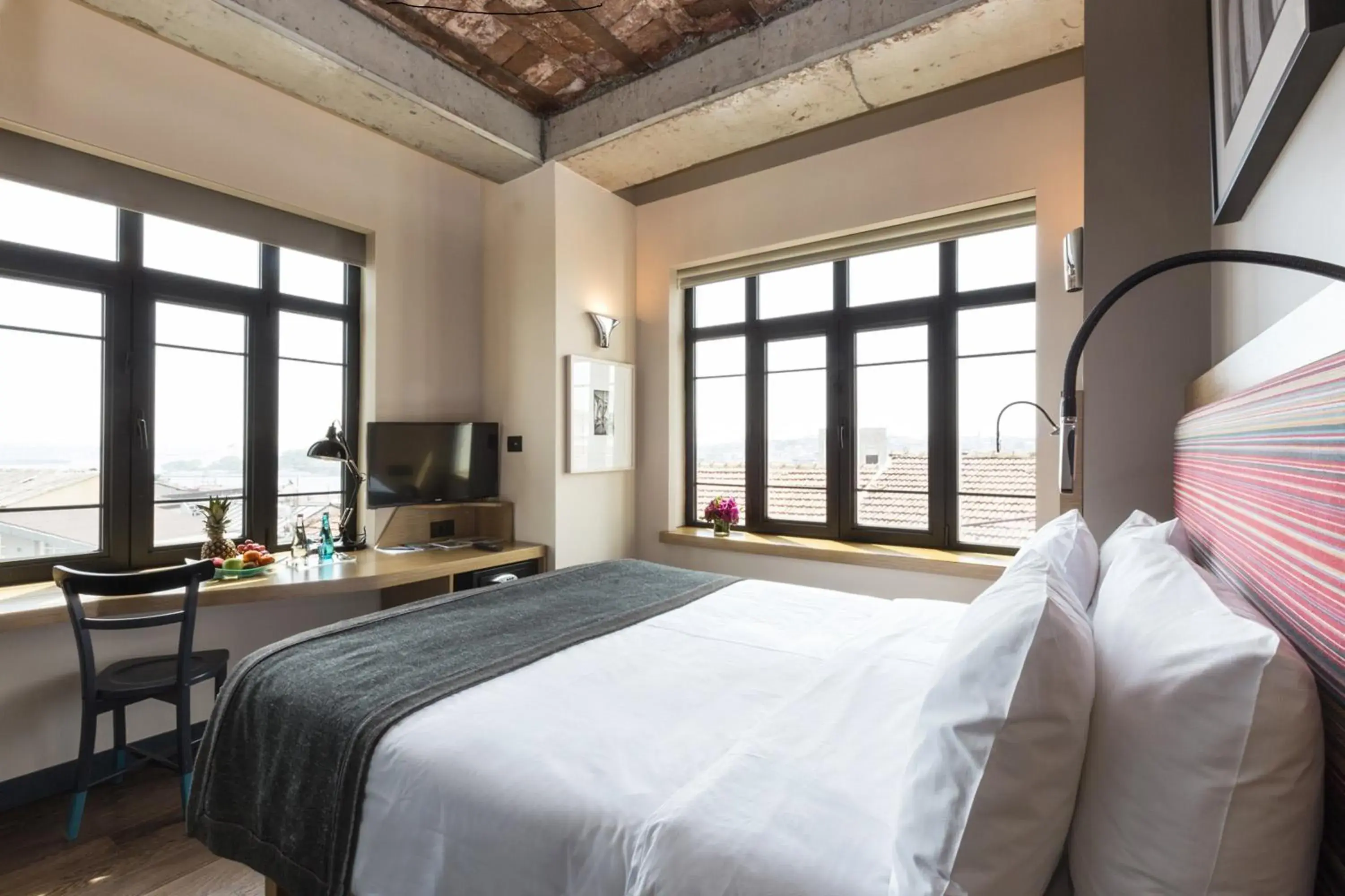 Deluxe Double Room with Sea View in Bankerhan Hotel Galata - Adults Only Special Category Deluxe Double Room with Sea View in Bankerhan Hotel Galata - Adults Only Special Category