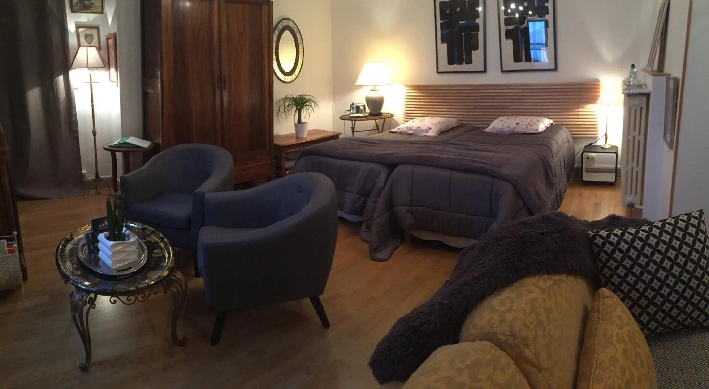 Bed in Chambre d'Hôtes Le Tilleul de Canac PARKING privé GRATUIT Petits déjeuners COMPRIS