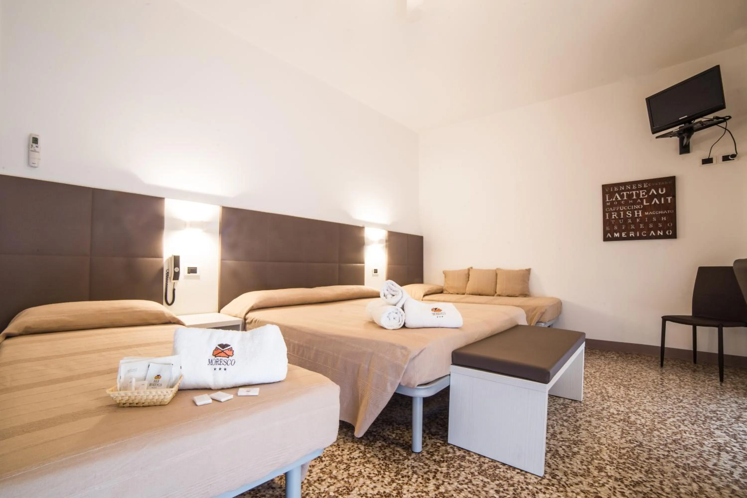 Photo of the whole room in B&B Moresco