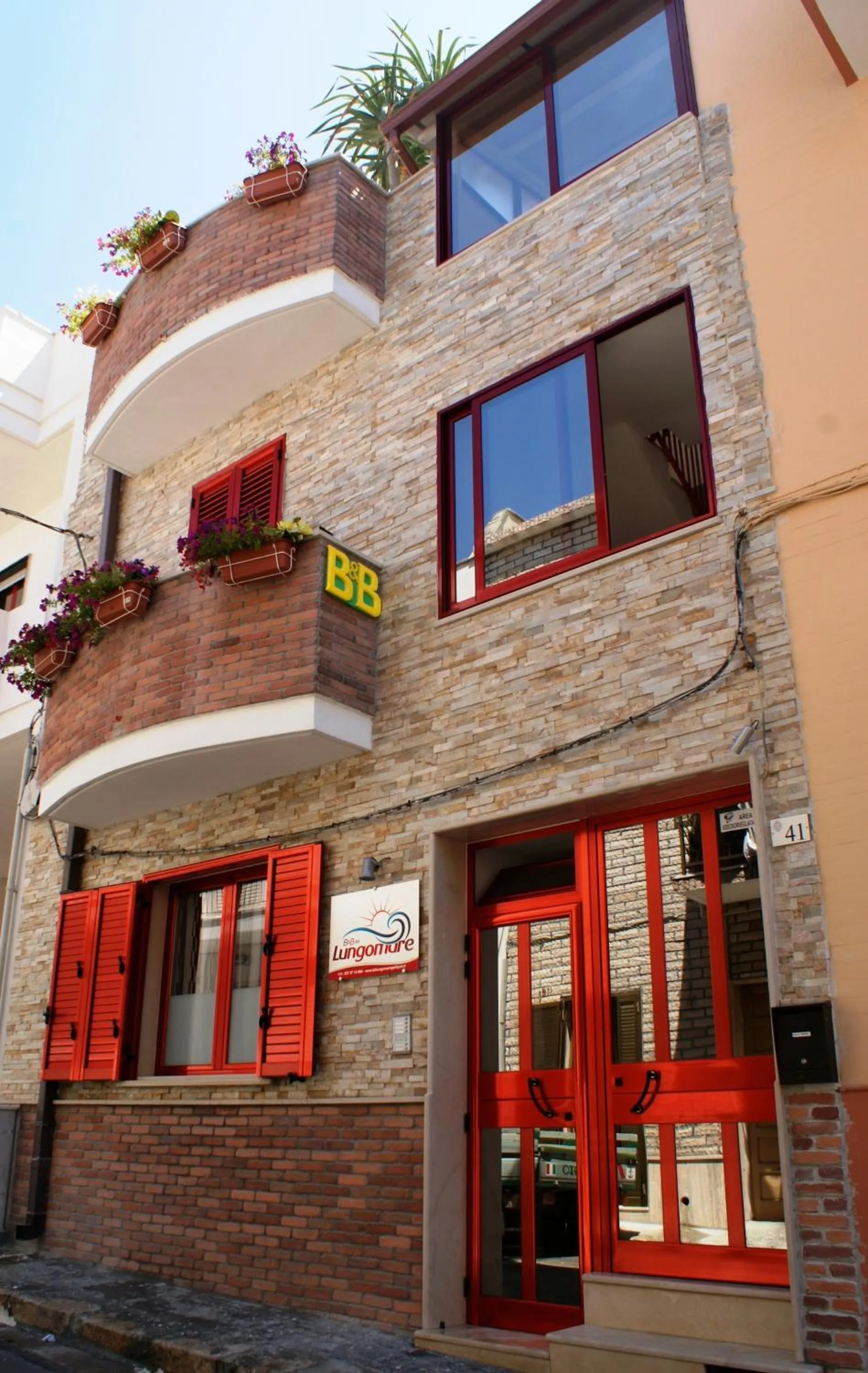 Facade/entrance in B&B del Lungomare