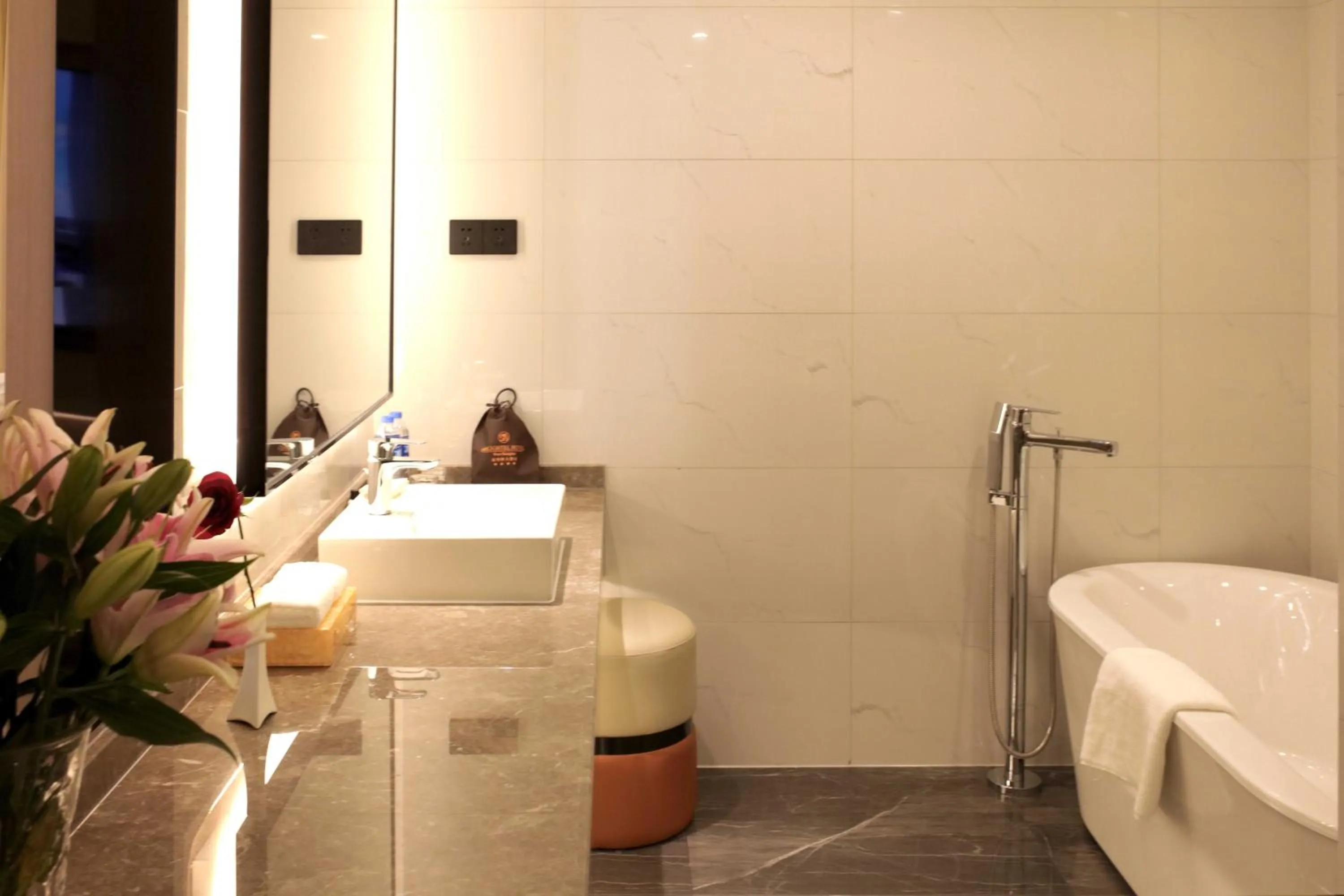 Toilet in Meilun Hotel Shanghai Hongqiao Hub