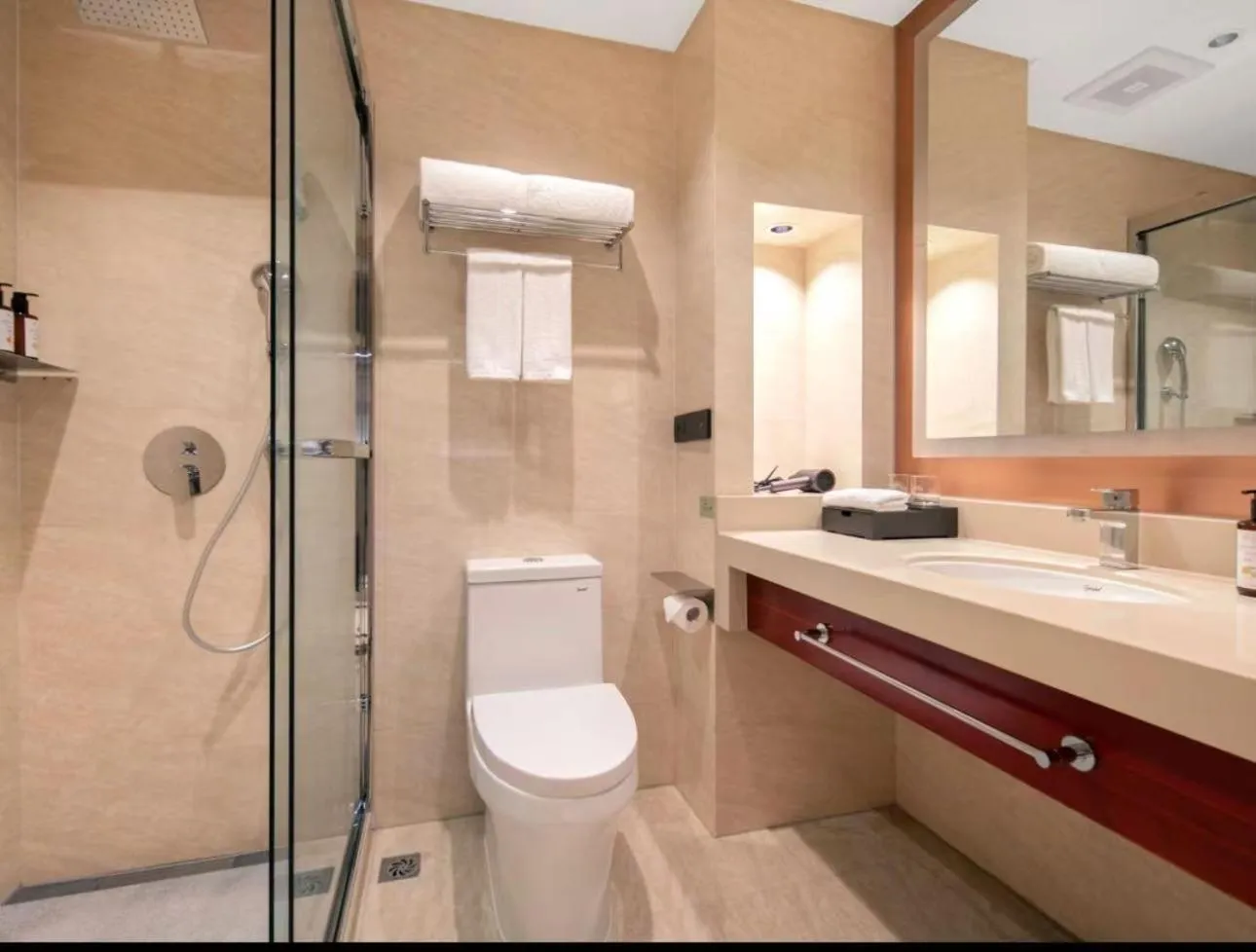 Shower in Meilun Hotel Shanghai Hongqiao Hub