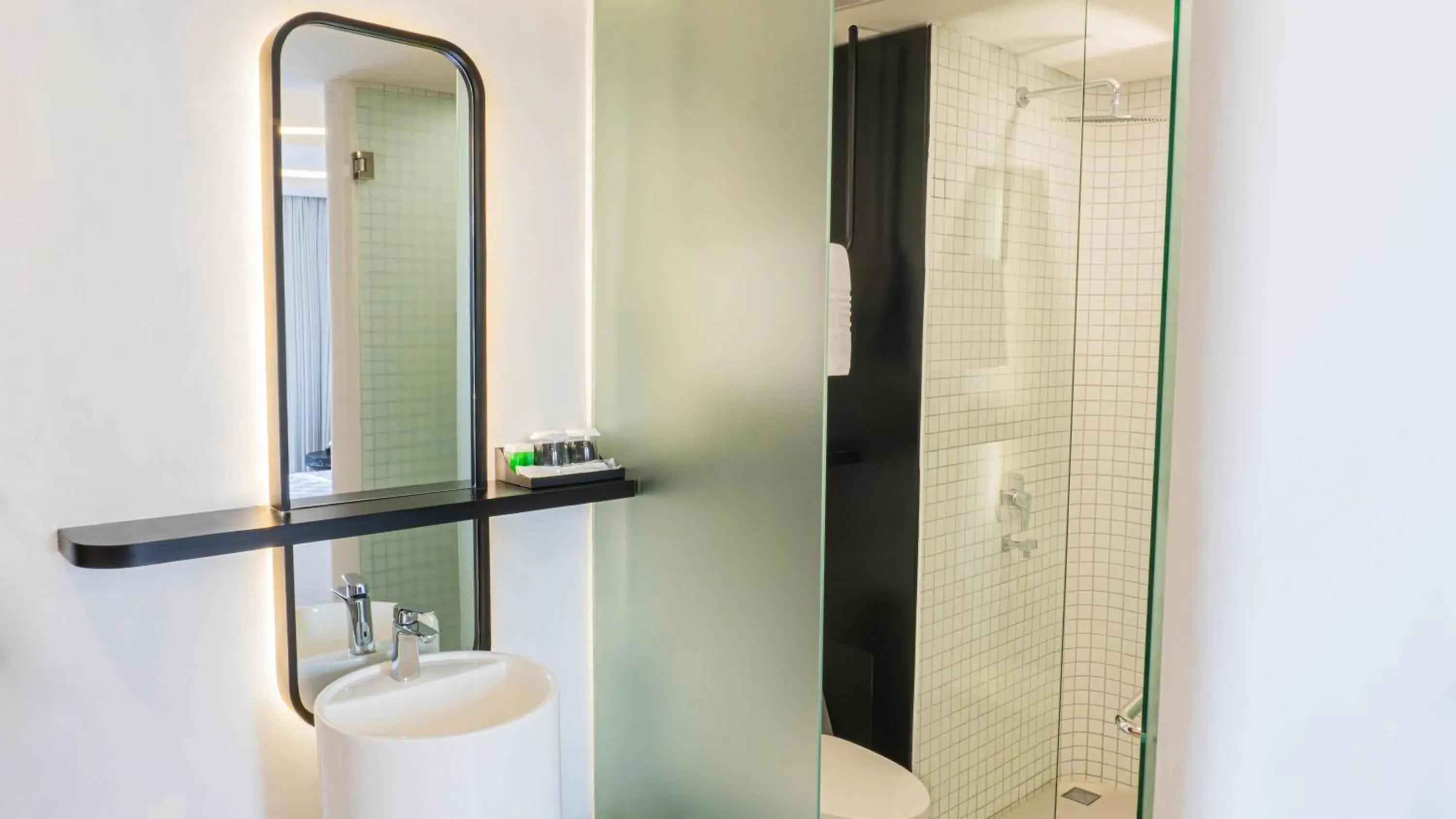 Bathroom in EXCOTEL Design Hotel Surabaya Bathroom in EXCOTEL Design Hotel Surabaya