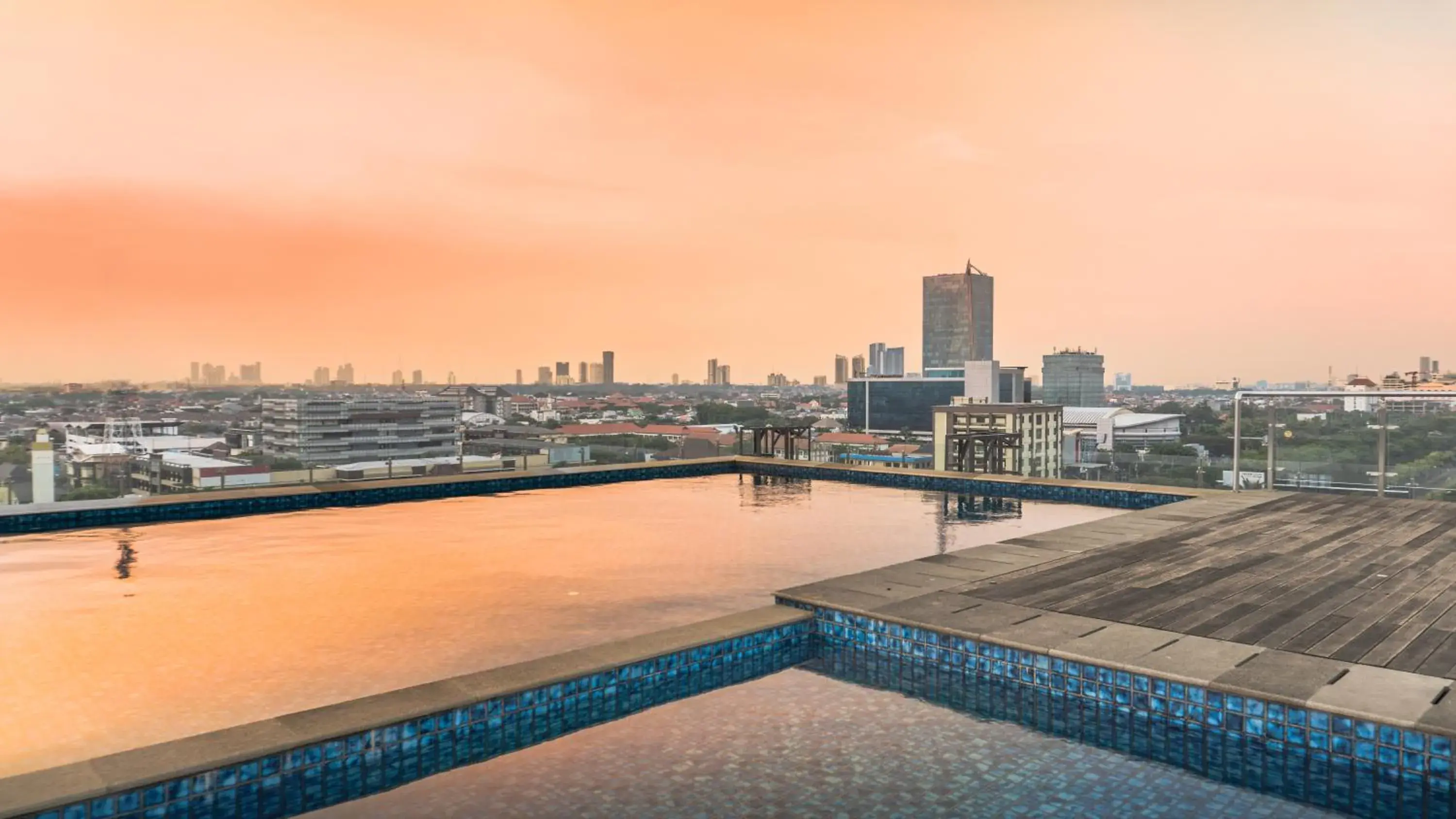 Swimming pool in EXCOTEL Design Hotel Surabaya Swimming pool in EXCOTEL Design Hotel Surabaya
