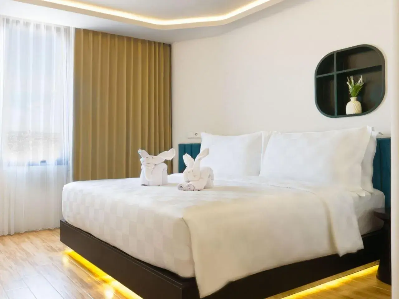 Bed in EXCOTEL Design Hotel Surabaya Bed in EXCOTEL Design Hotel Surabaya