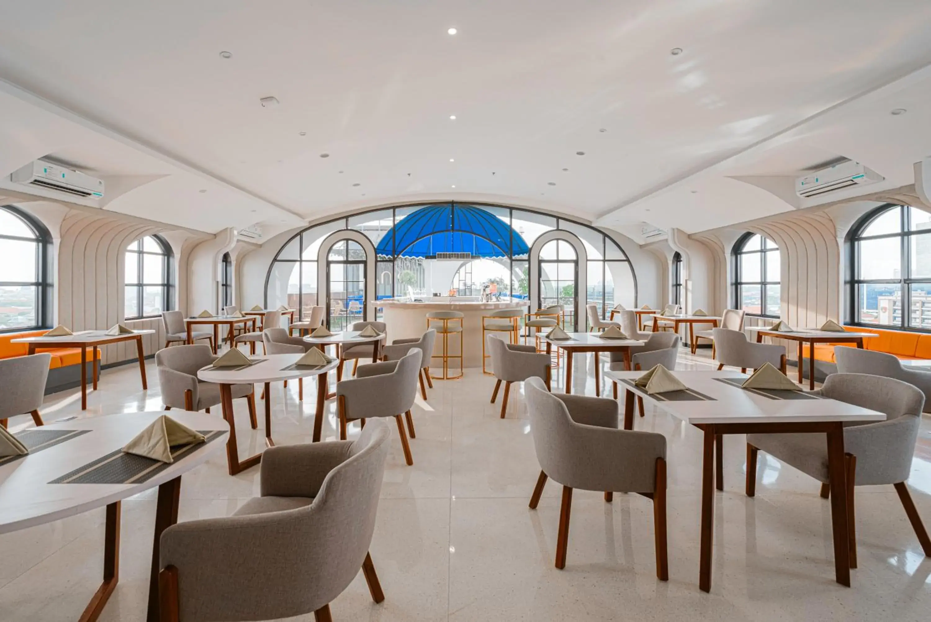 Restaurant/places to eat in EXCOTEL Design Hotel Surabaya Restaurant/places to eat in EXCOTEL Design Hotel Surabaya