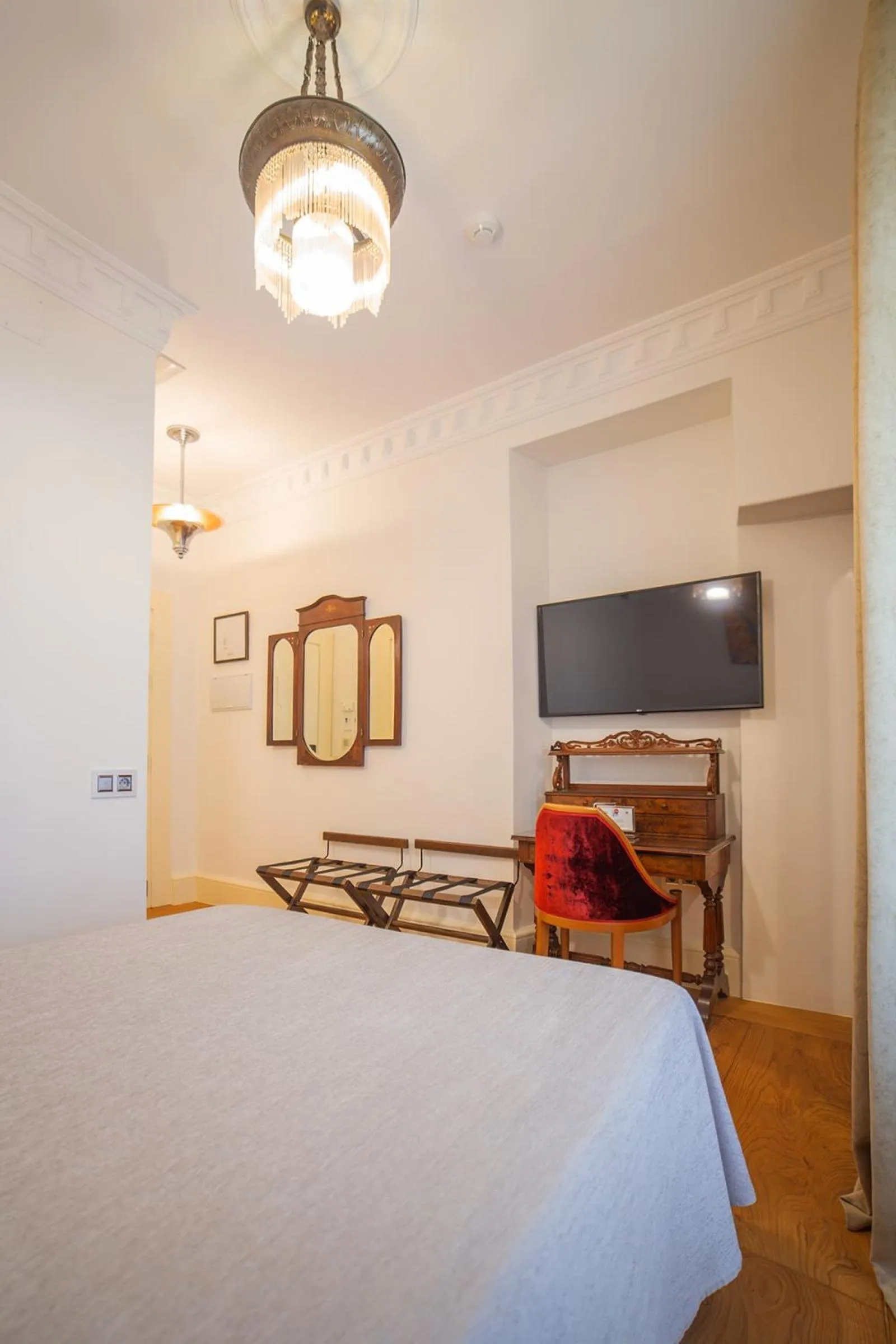 Photo of the whole room, Bed in Hotel Monumento Pazo de Orbán