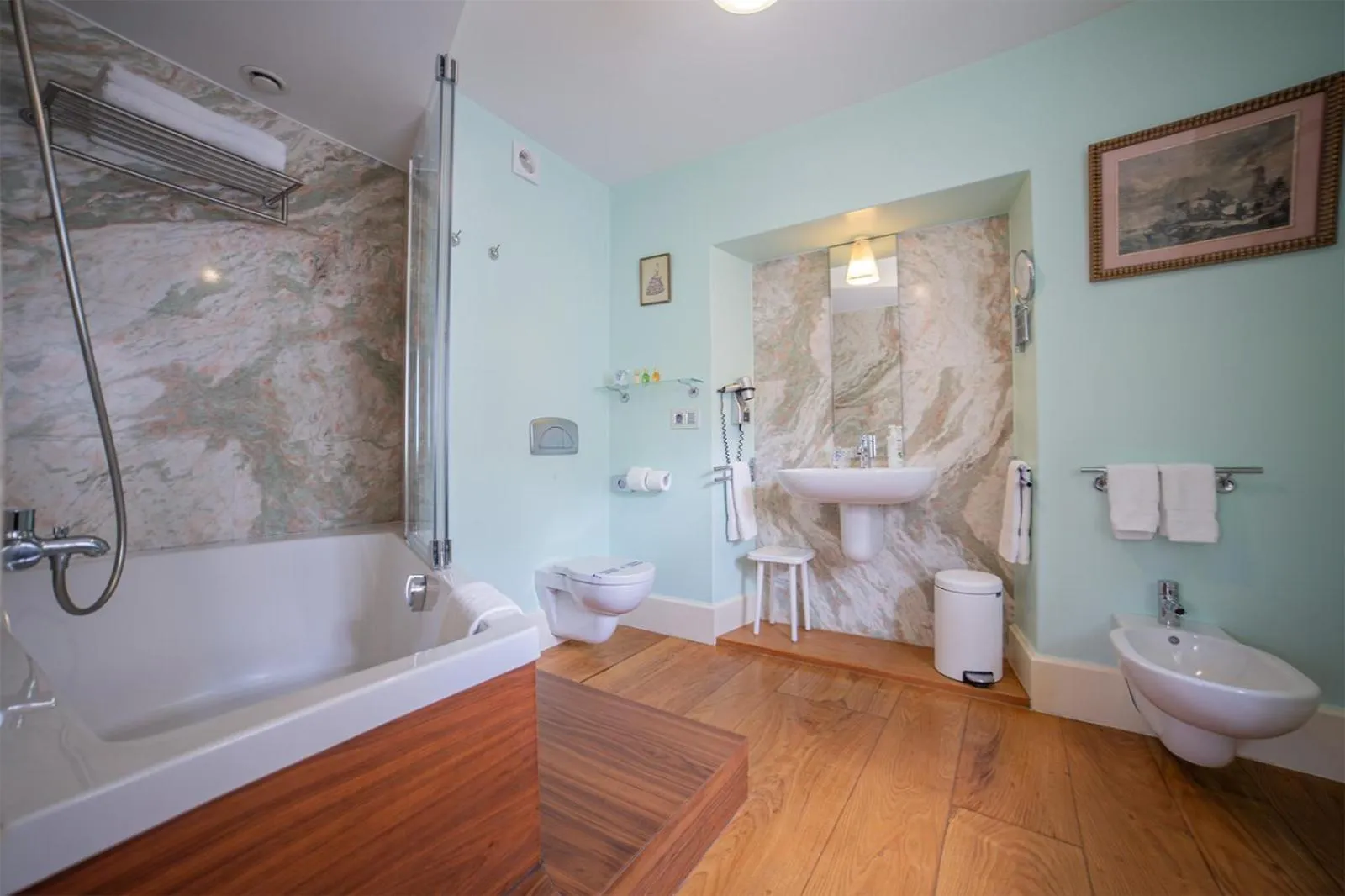 Bathroom in Hotel Monumento Pazo de Orbán