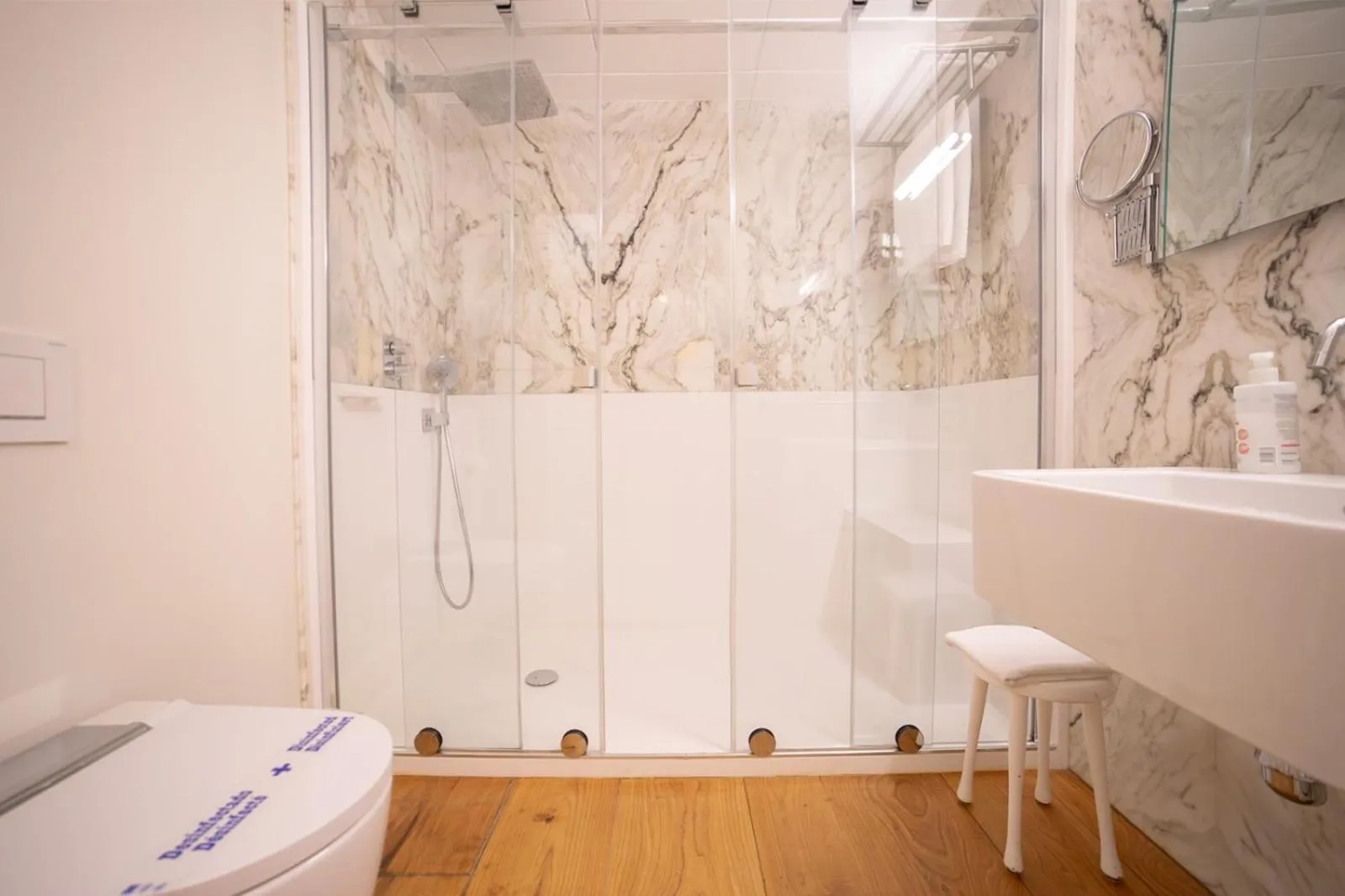 Bathroom in Hotel Monumento Pazo de Orbán