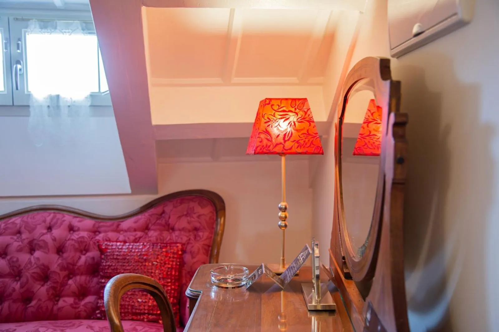 Living room in Hotel Monumento Pazo de Orbán