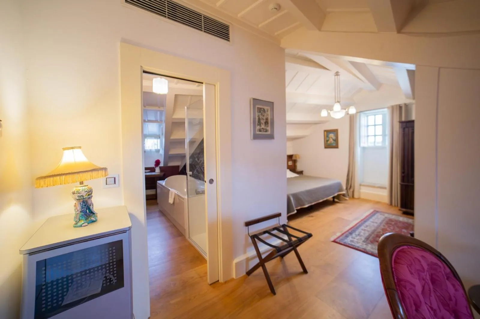 Photo of the whole room in Hotel Monumento Pazo de Orbán