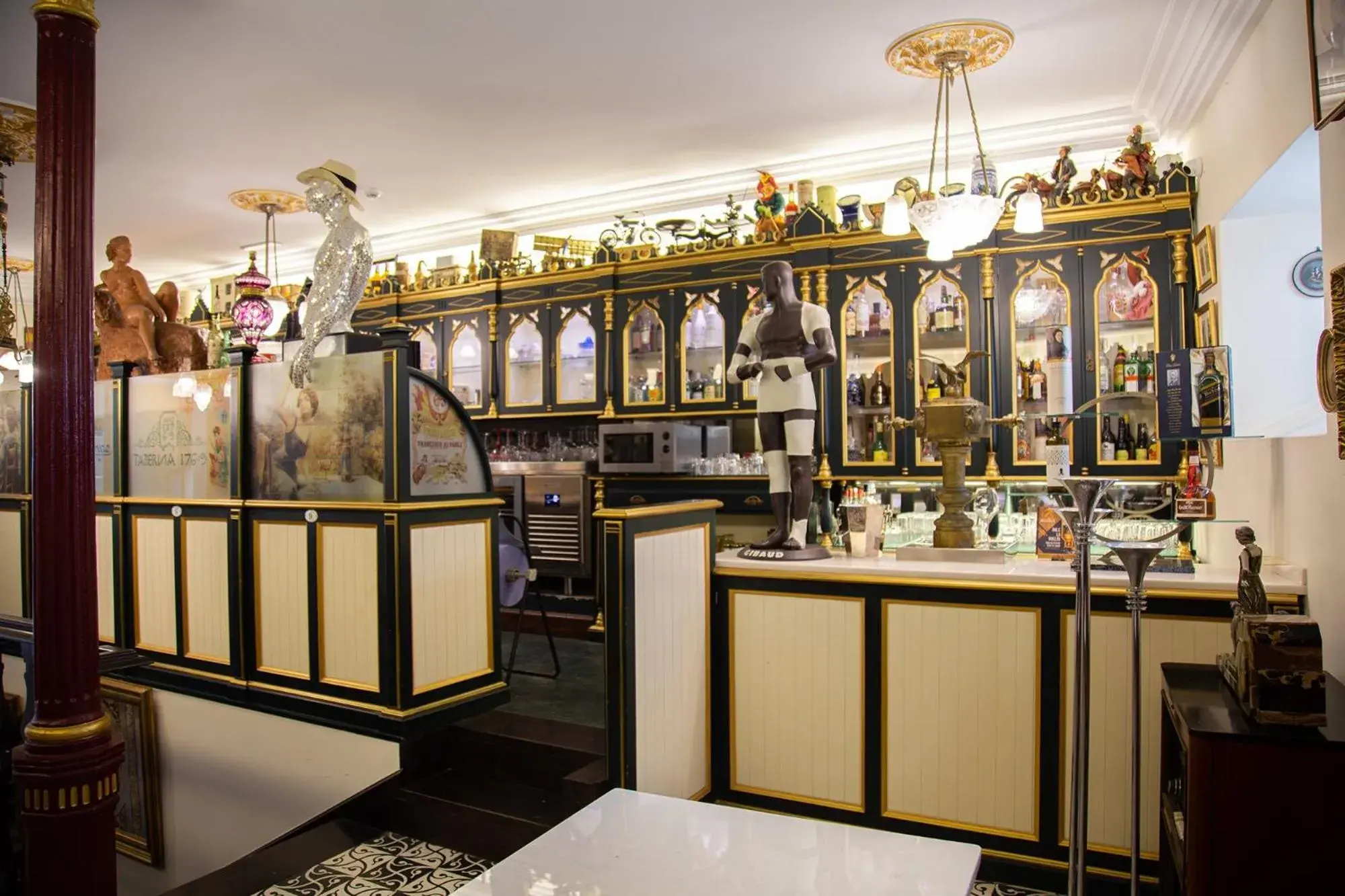 Lounge or bar in Hotel Monumento Pazo de Orbán Lounge or bar in Hotel Monumento Pazo de Orbán