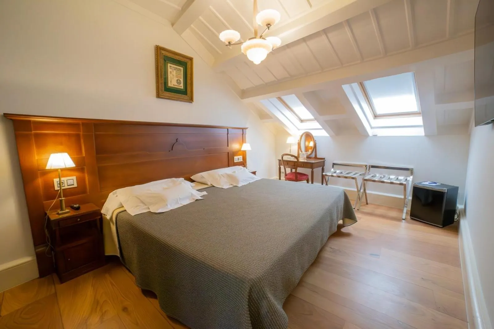 Bedroom, Bed in Hotel Monumento Pazo de Orbán