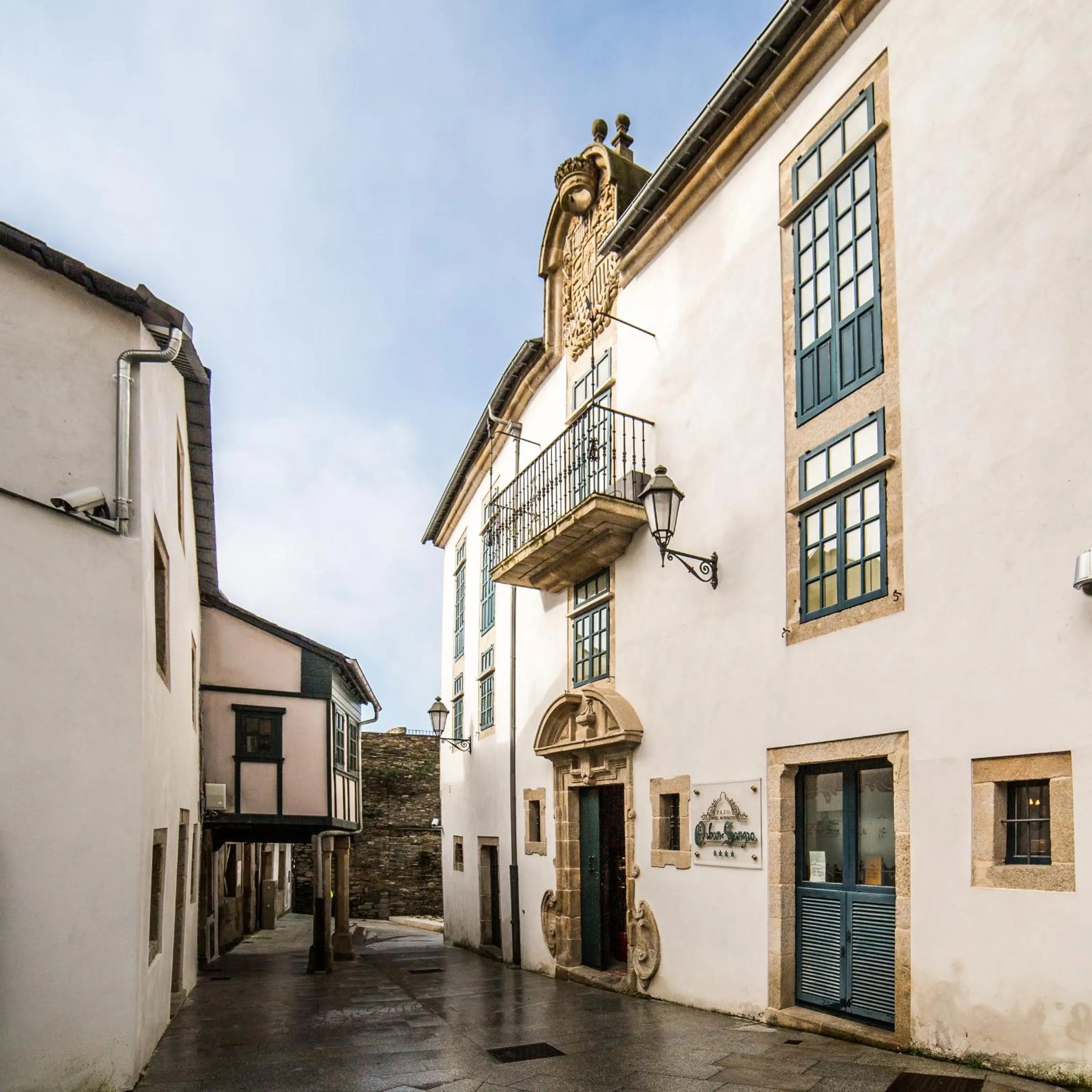 Facade/entrance in Hotel Monumento Pazo de Orbán