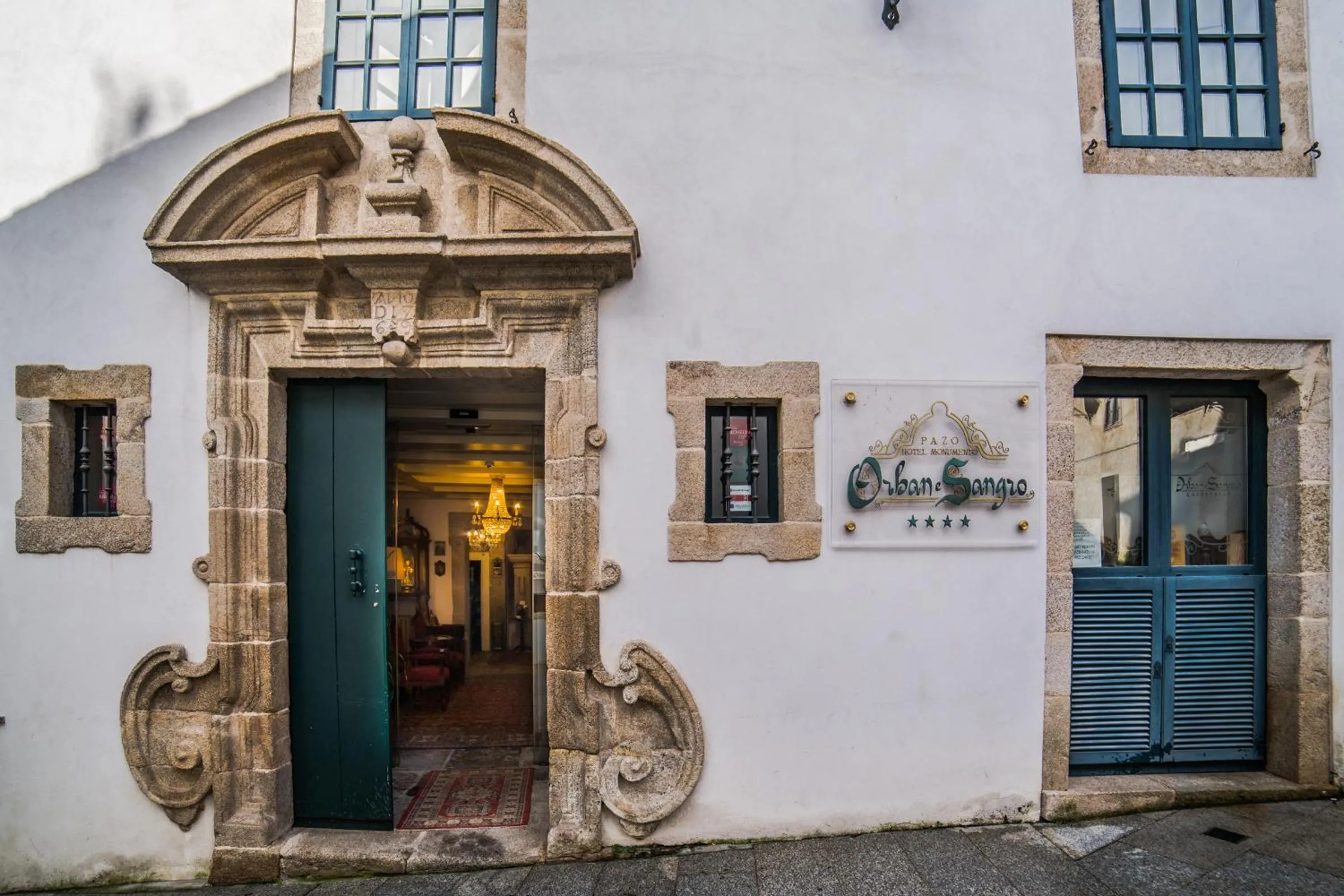Facade/entrance in Hotel Monumento Pazo de Orbán