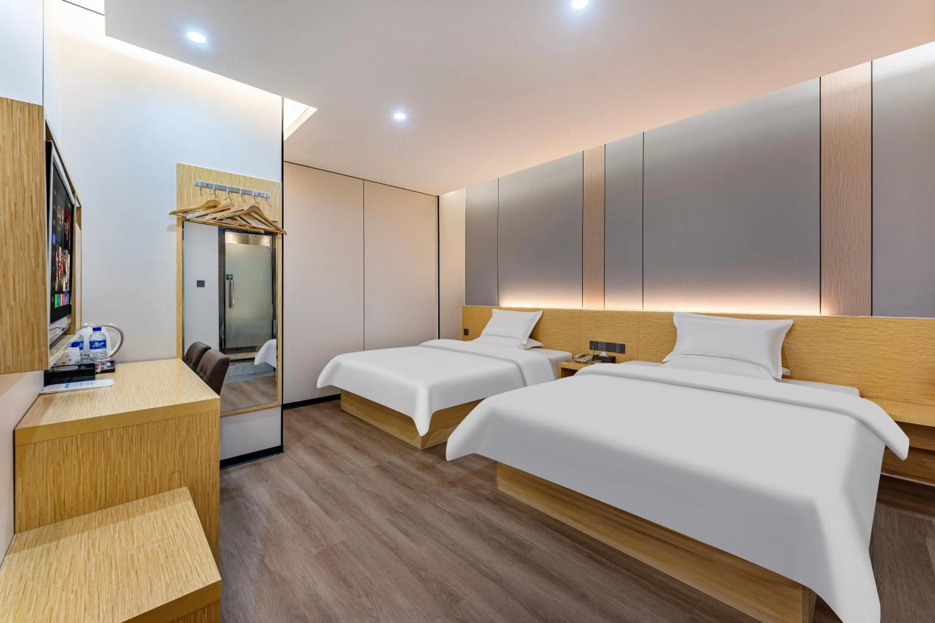 Superior Twin Room in Guangzhou Kaiyue Hotel Luoxi Metro Station Branch - Free Deliver Service to Canton Fair Complex During Canton Fair Period
