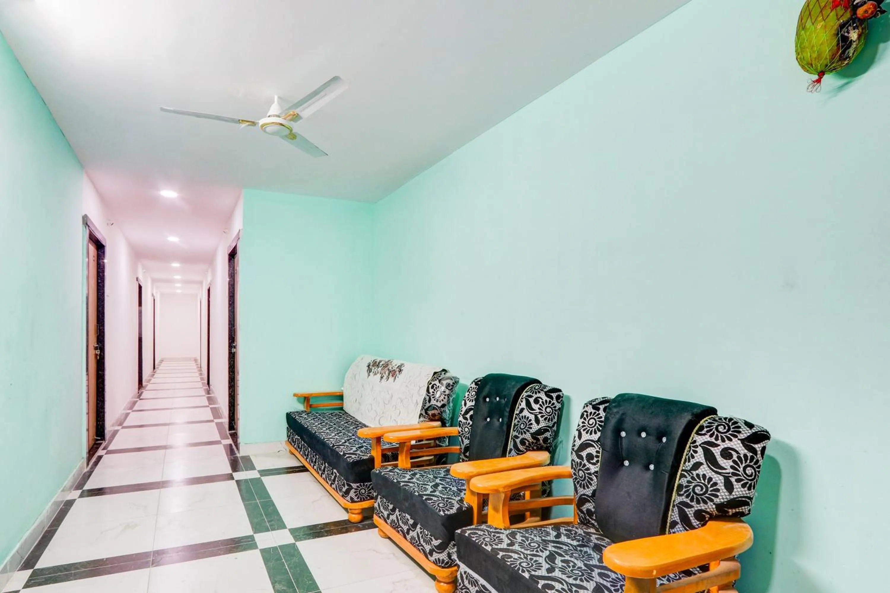 Hotel O Green Light Inn