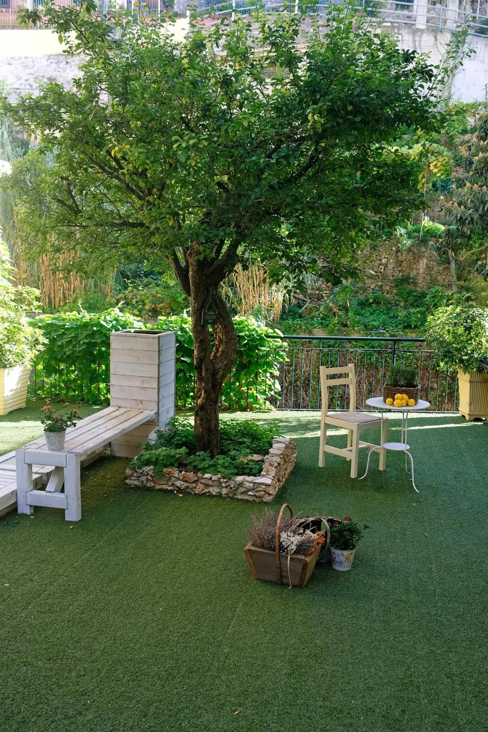 Garden in Residence Perla