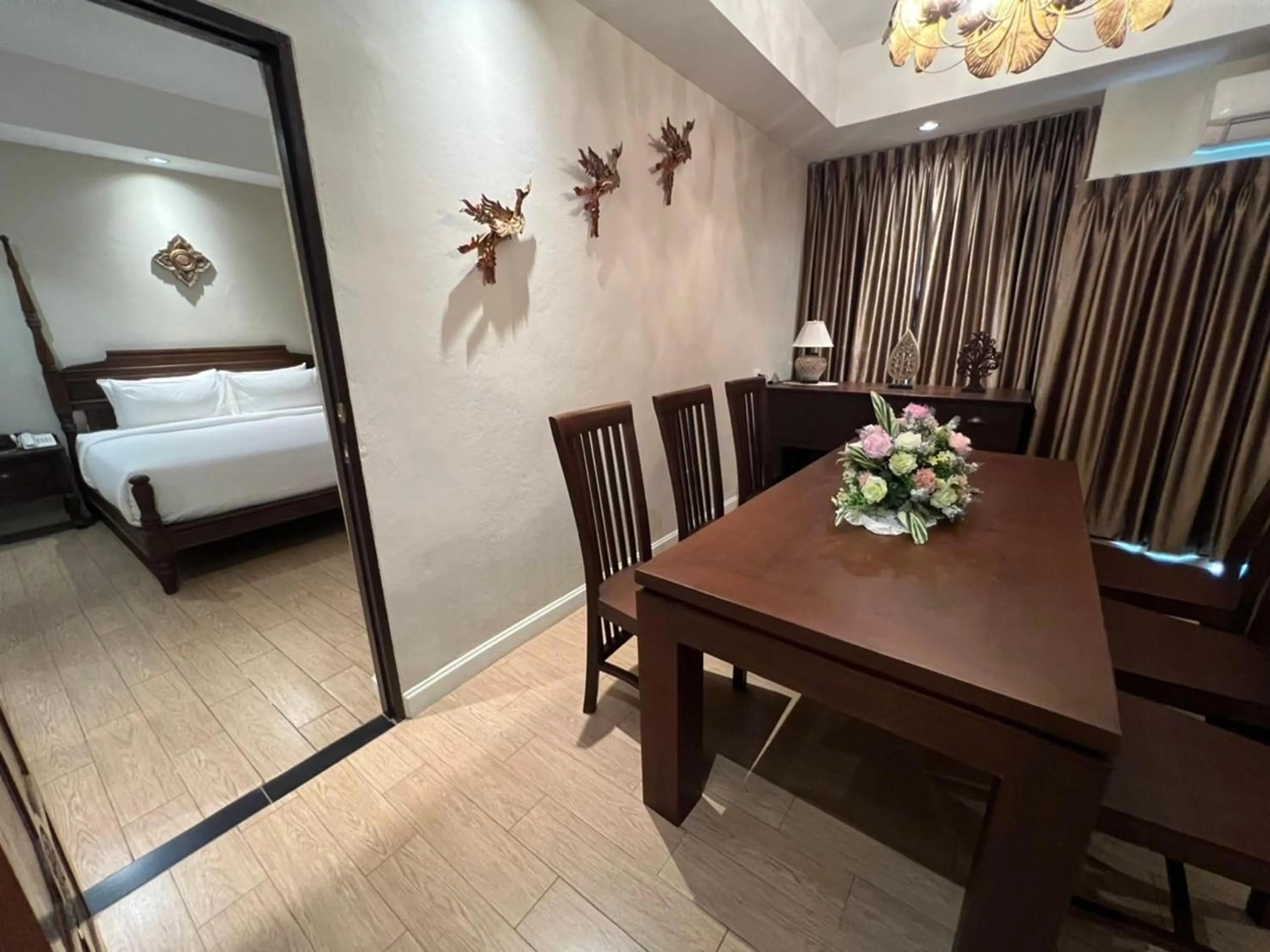 Bedroom, Bed in Kokhaburi Hotel