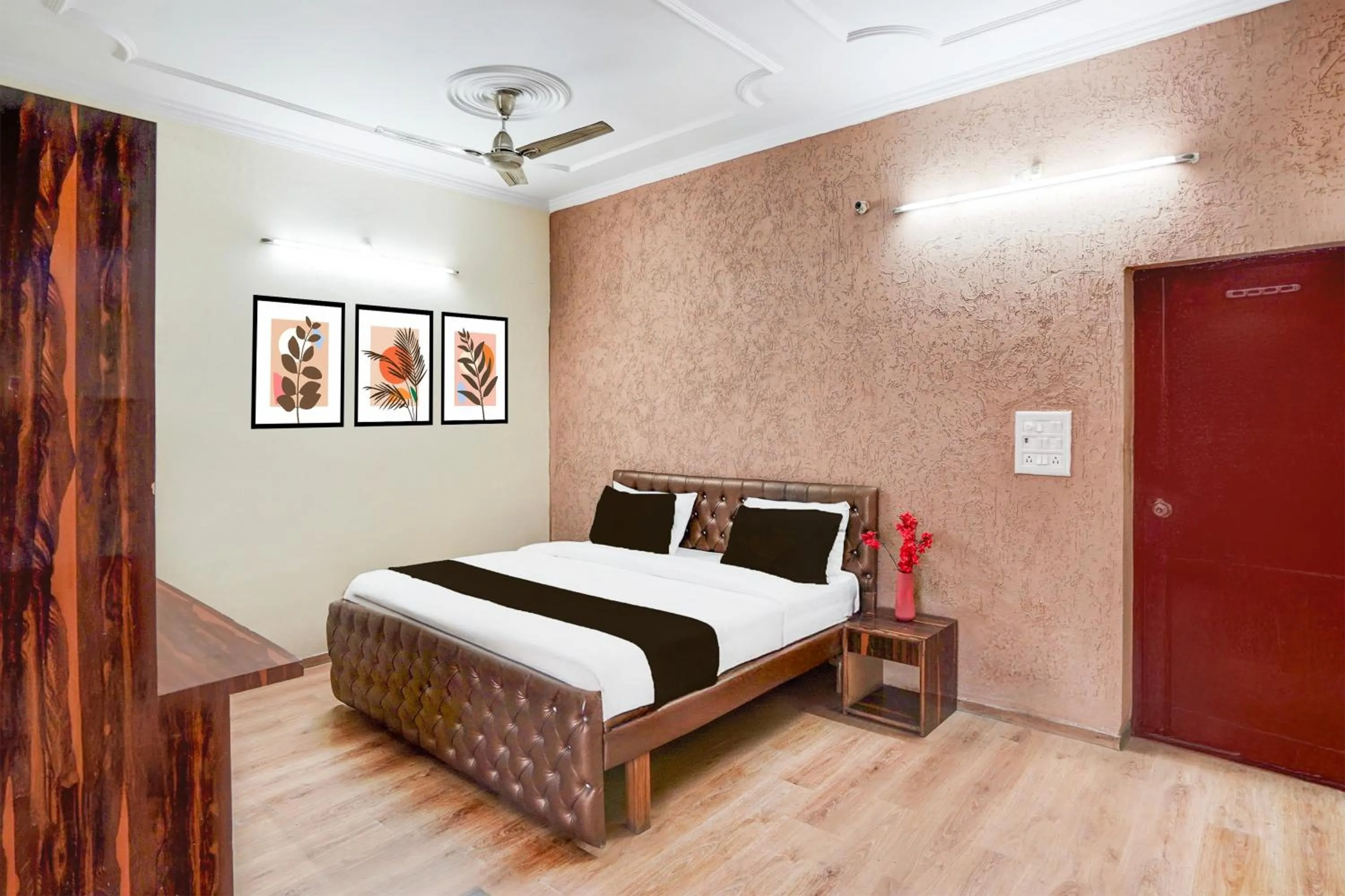 Bedroom, Bed in Super Hotel O Tyagi Road near Railway Station
