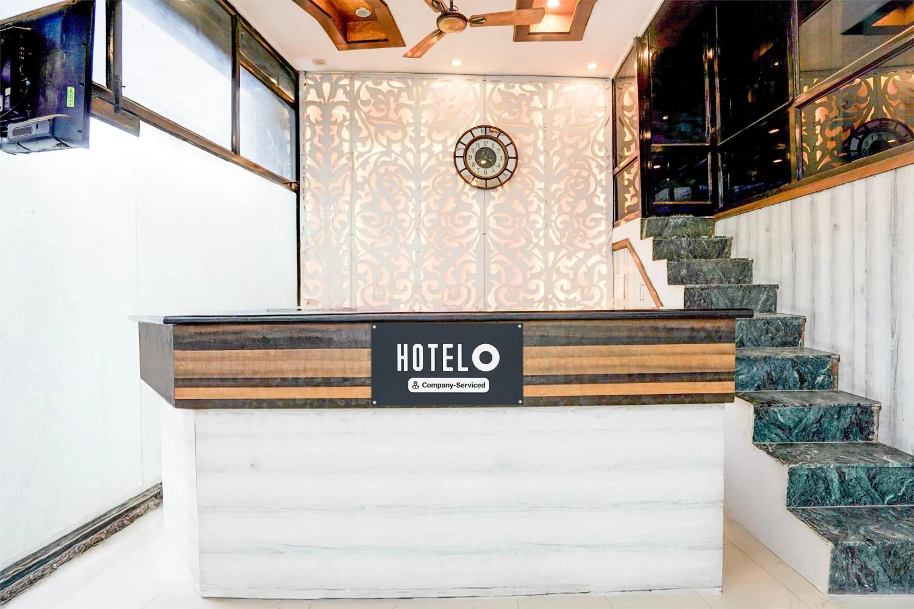 Lobby or reception in Super Hotel O Tyagi Road near Railway Station