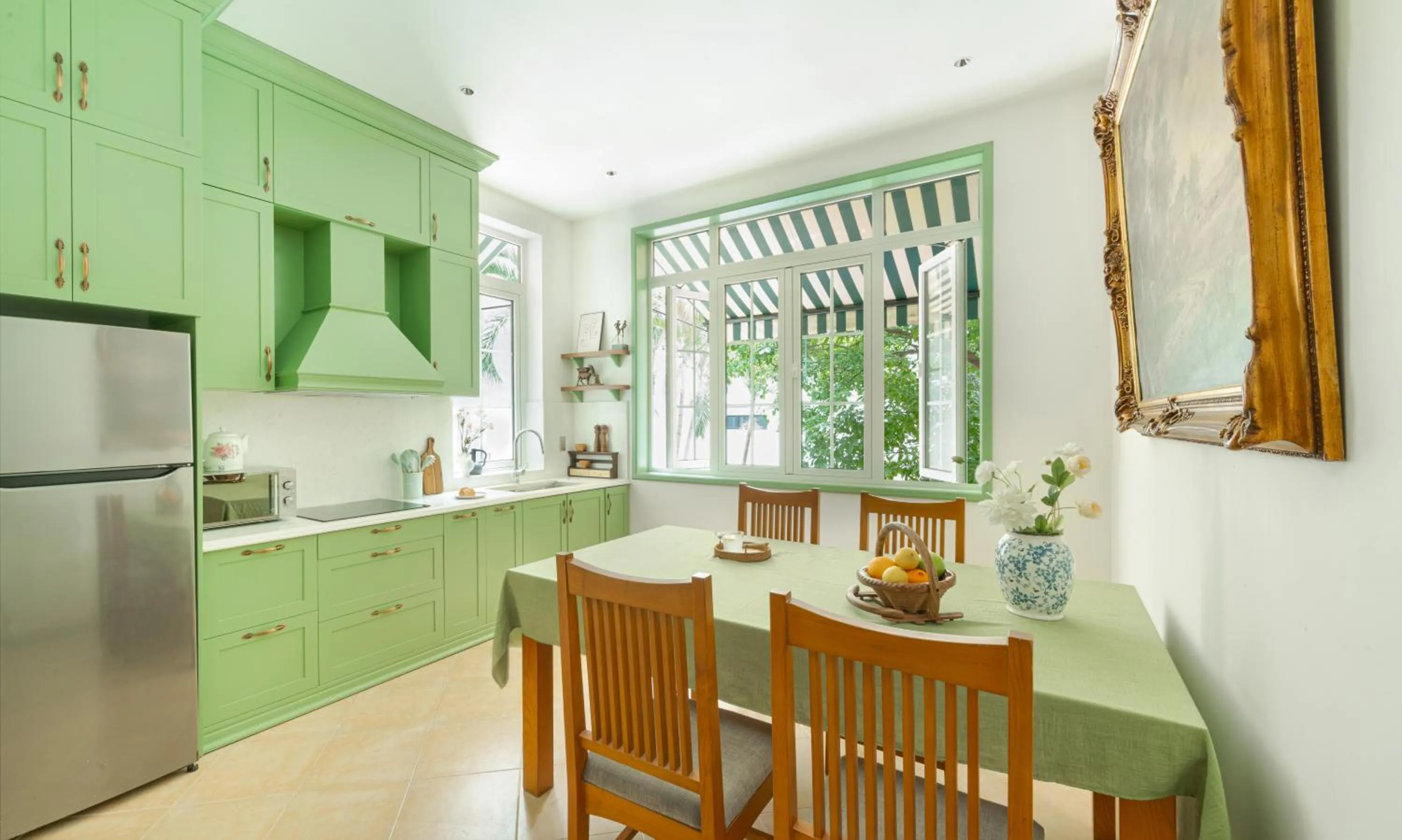 Kitchen or kitchenette in Éclectique Hanoi Homestay