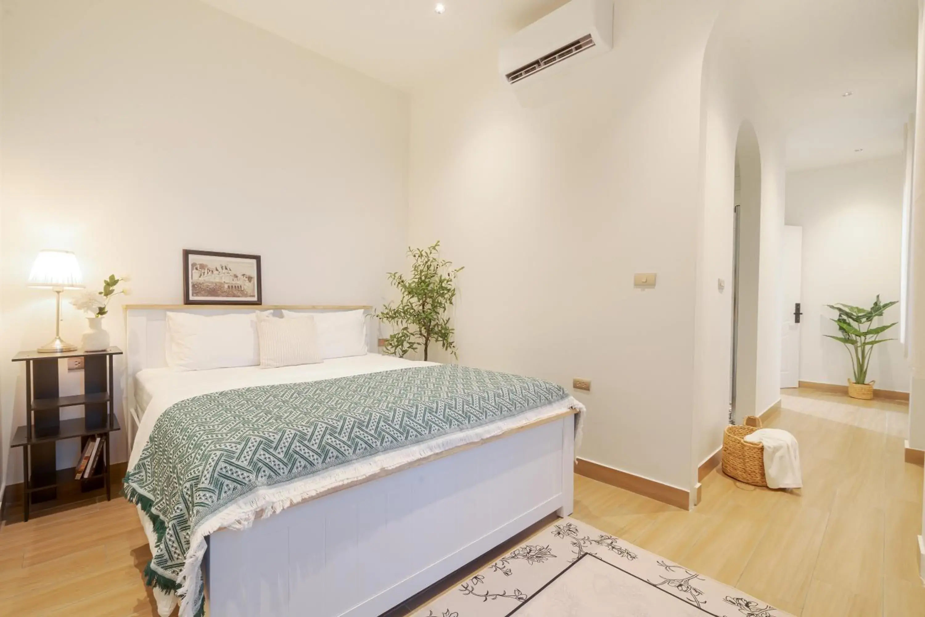 Superior Queen Room in Éclectique Hanoi Homestay Superior Queen Room in Éclectique Hanoi Homestay