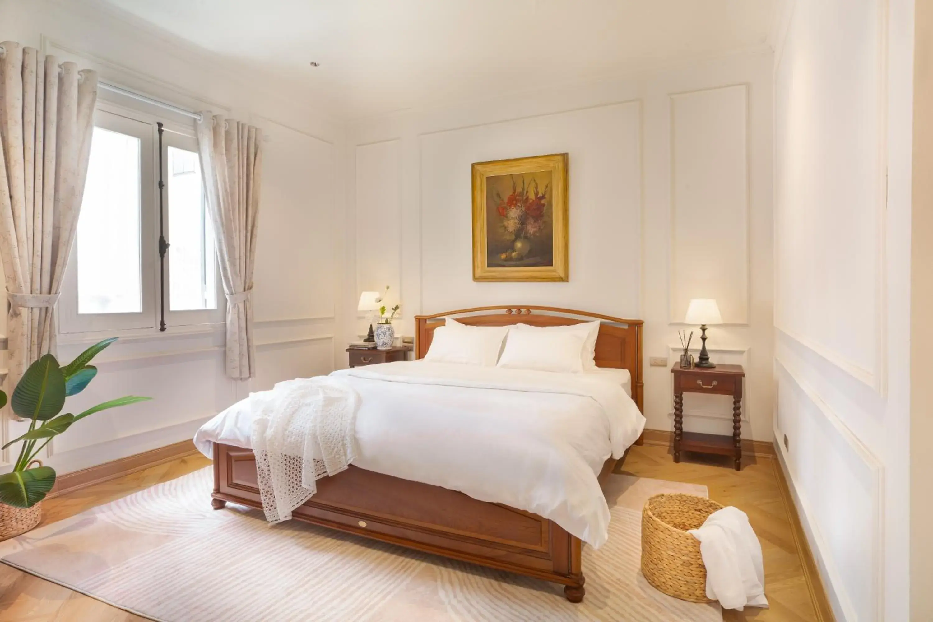 Double Room with Private Bathroom in Éclectique Hanoi Homestay Double Room with Private Bathroom in Éclectique Hanoi Homestay