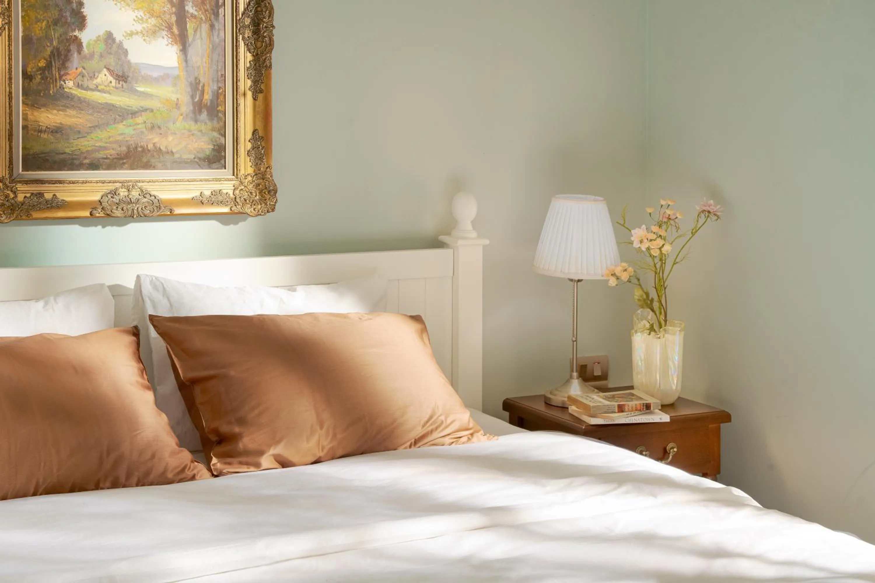 Bed in Éclectique Hanoi Homestay