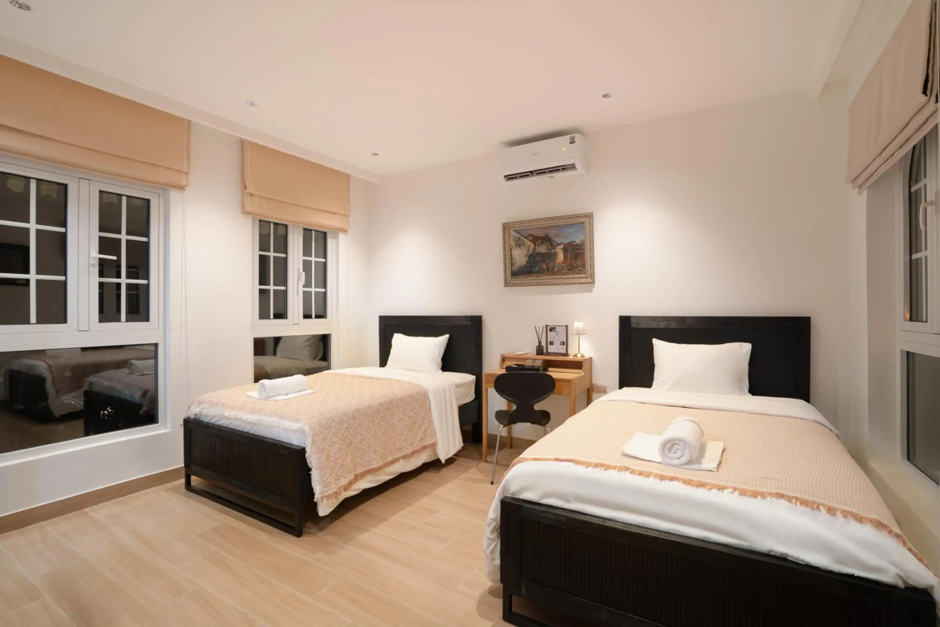 Twin Room with Pool View in Éclectique Hanoi Homestay Twin Room with Pool View in Éclectique Hanoi Homestay