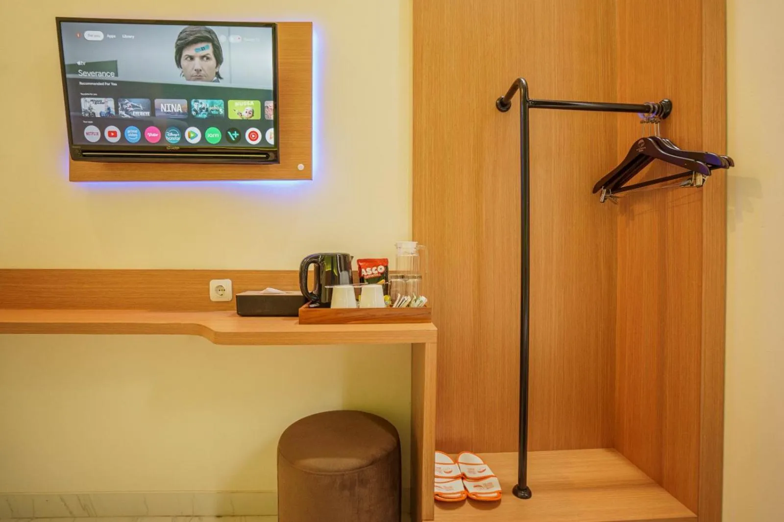 TV and multimedia in The Cabin Hotel Lovina Bali
