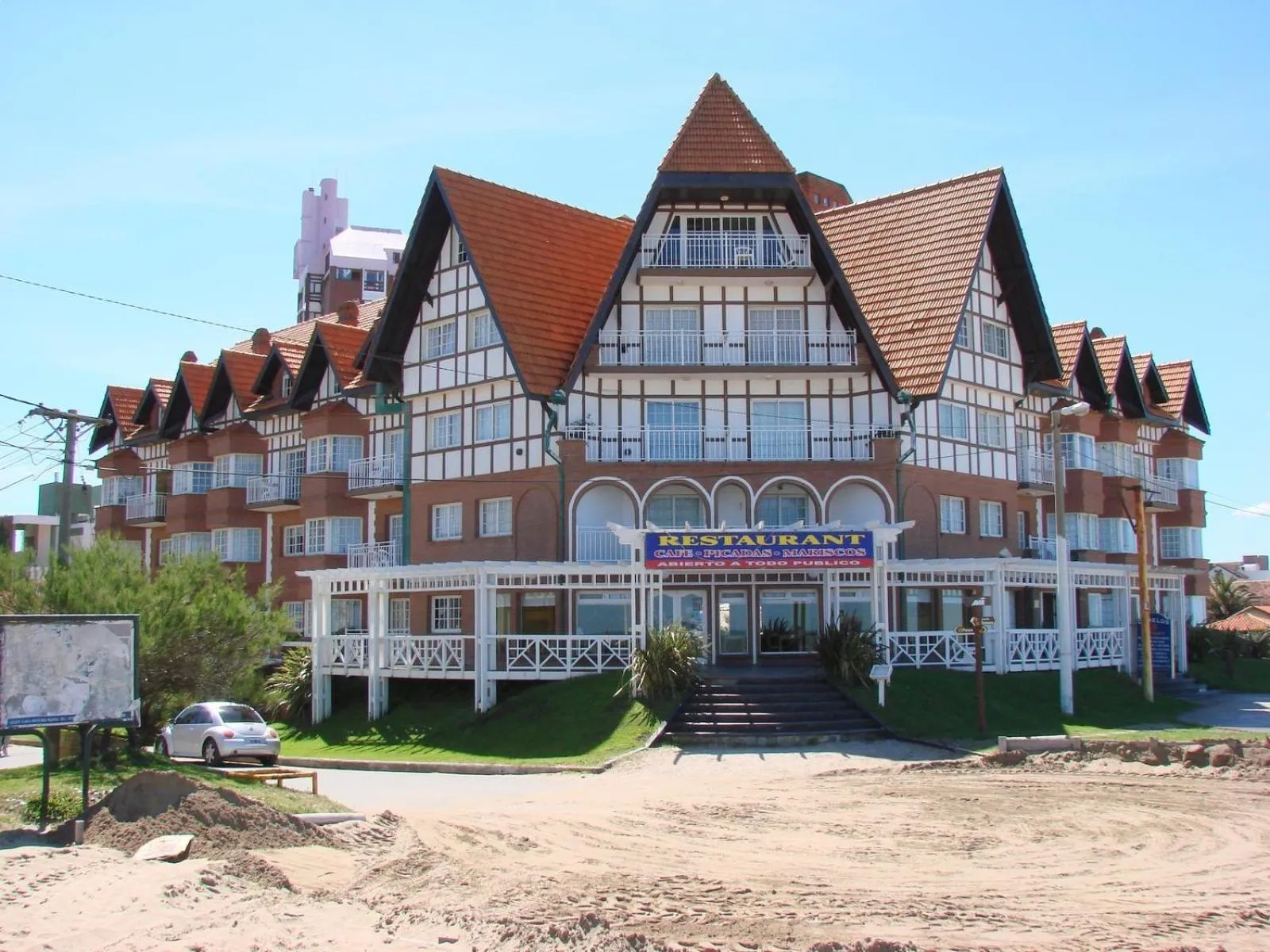 Property building in Gemelos Apart