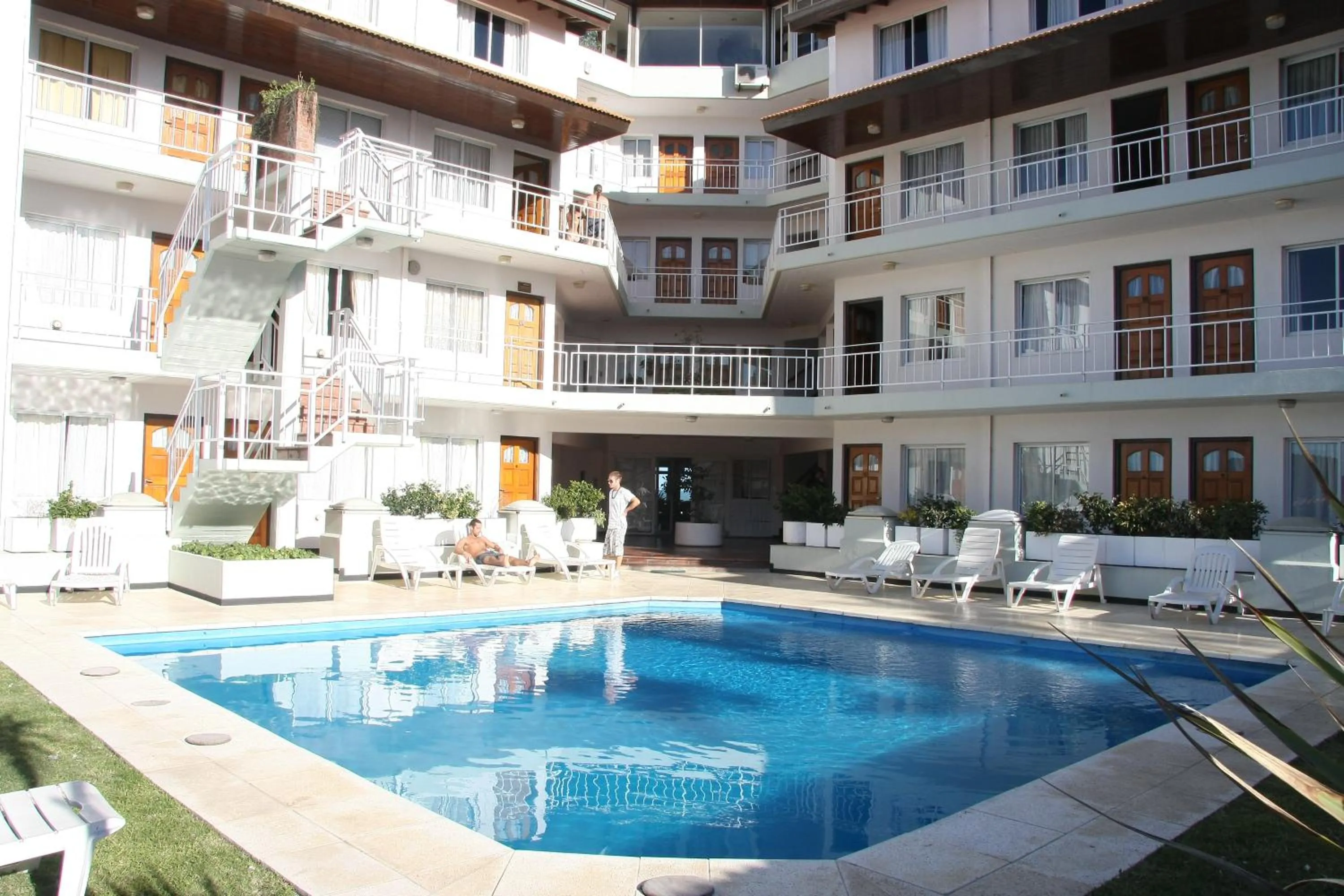 Swimming pool in Gemelos Apart