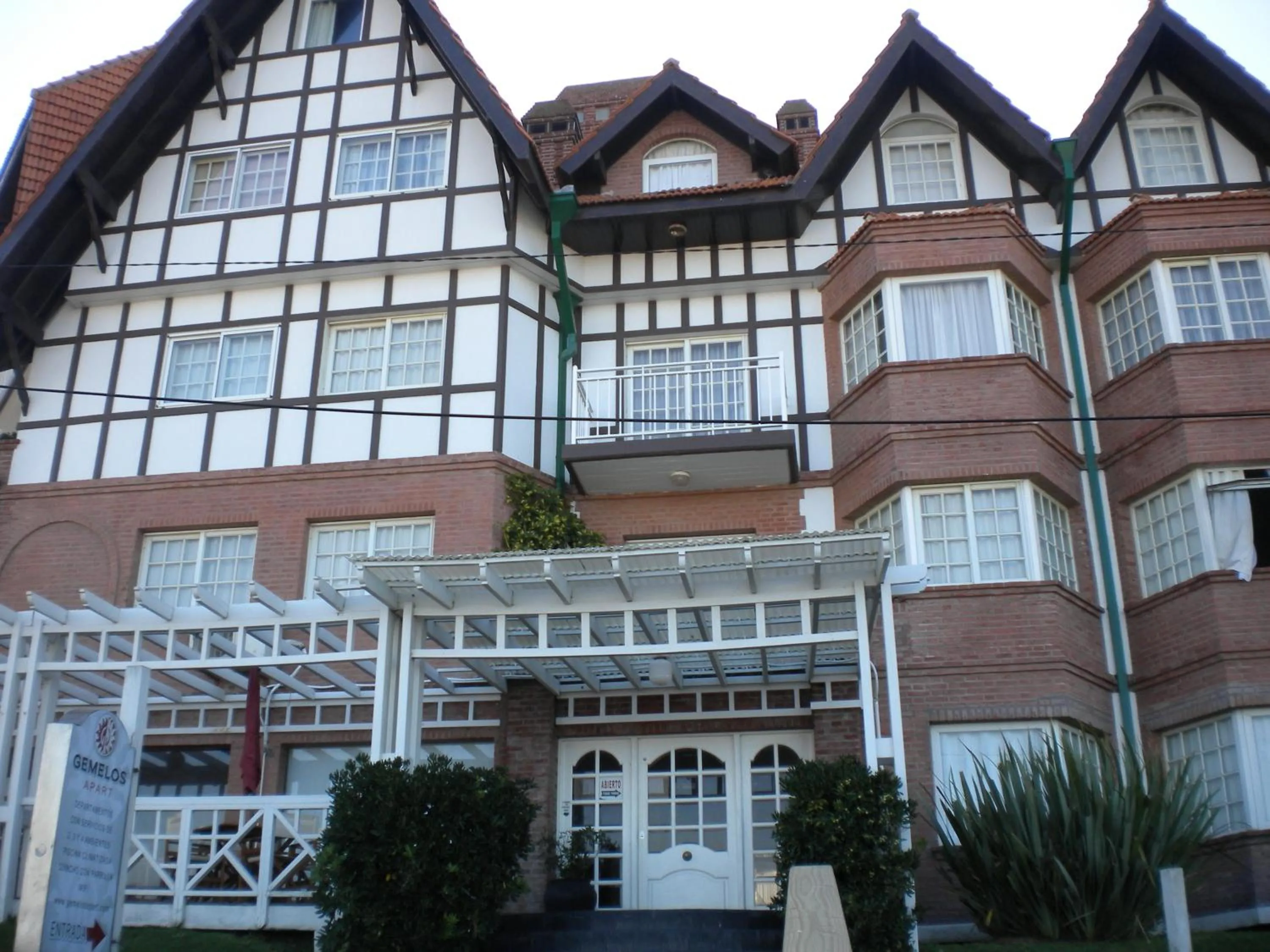 Property building in Gemelos Apart