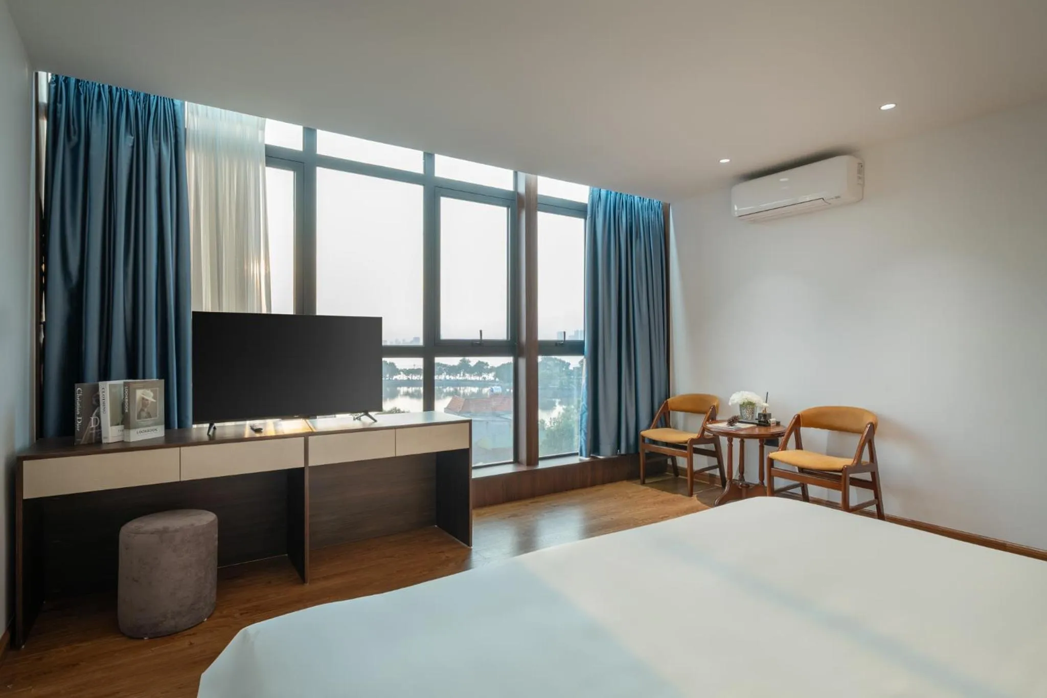 Bedroom, Bed in Luxe Paradise Hotel Nguyen Khac Hieu