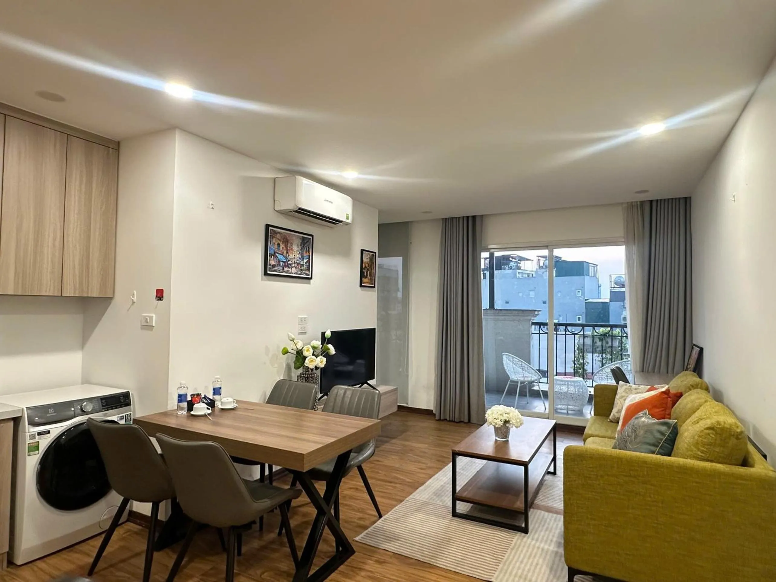 Living room in Luxe Paradise Hotel Nguyen Khac Hieu