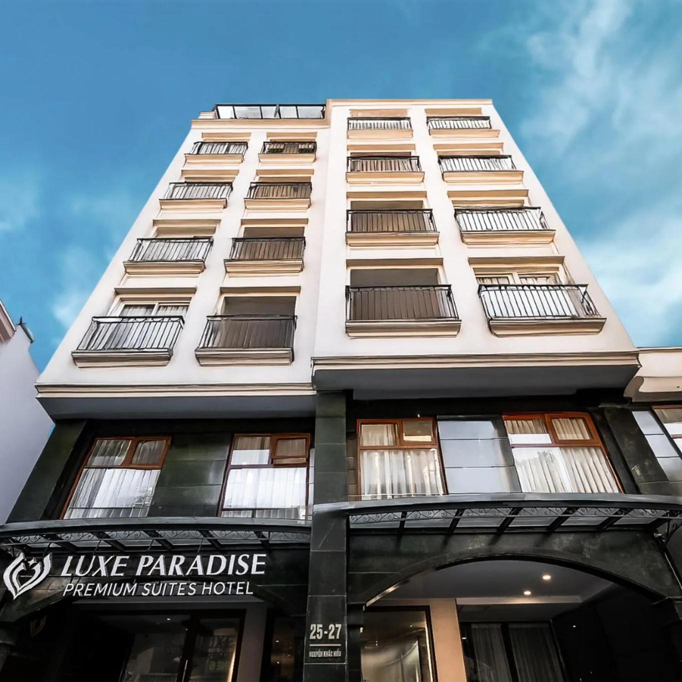 Property building in Luxe Paradise Hotel Nguyen Khac Hieu