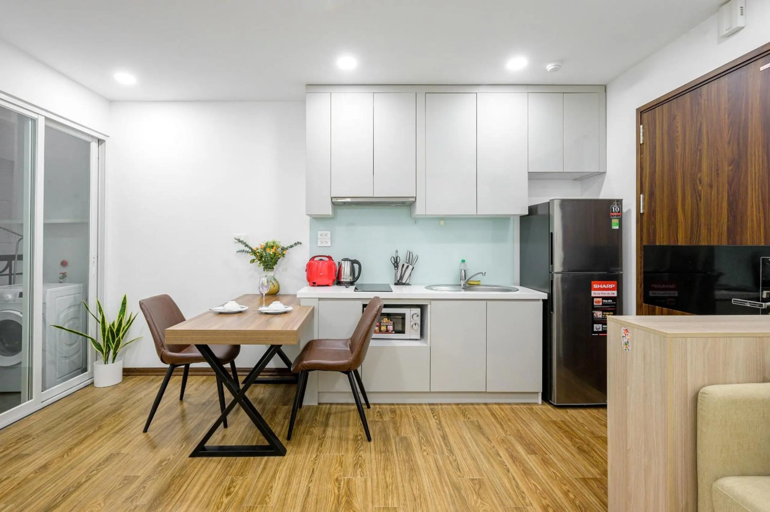 Seating area in Luxe Paradise Hotel Nguyen Khac Hieu
