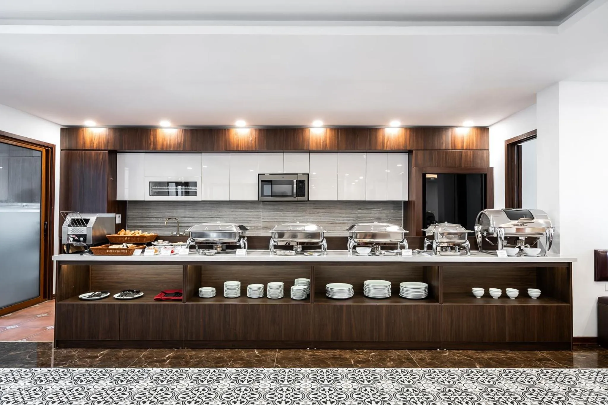 Coffee/tea facilities in Luxe Paradise Hotel Nguyen Khac Hieu