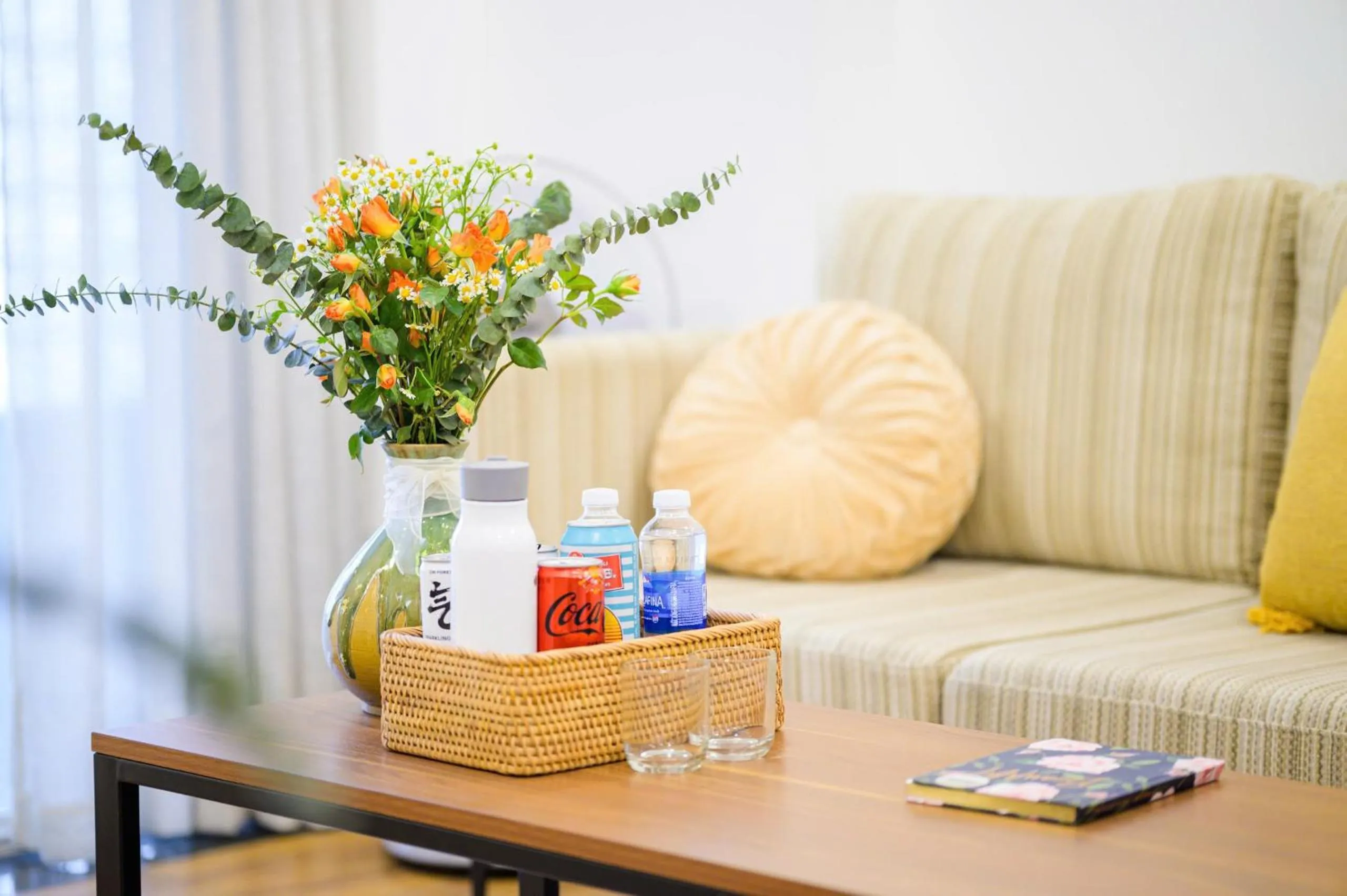 Seating area in Luxe Paradise Hotel Nguyen Khac Hieu