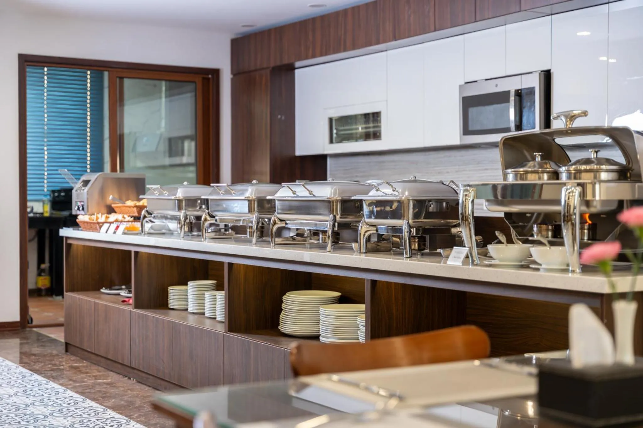 Breakfast in Luxe Paradise Hotel Nguyen Khac Hieu