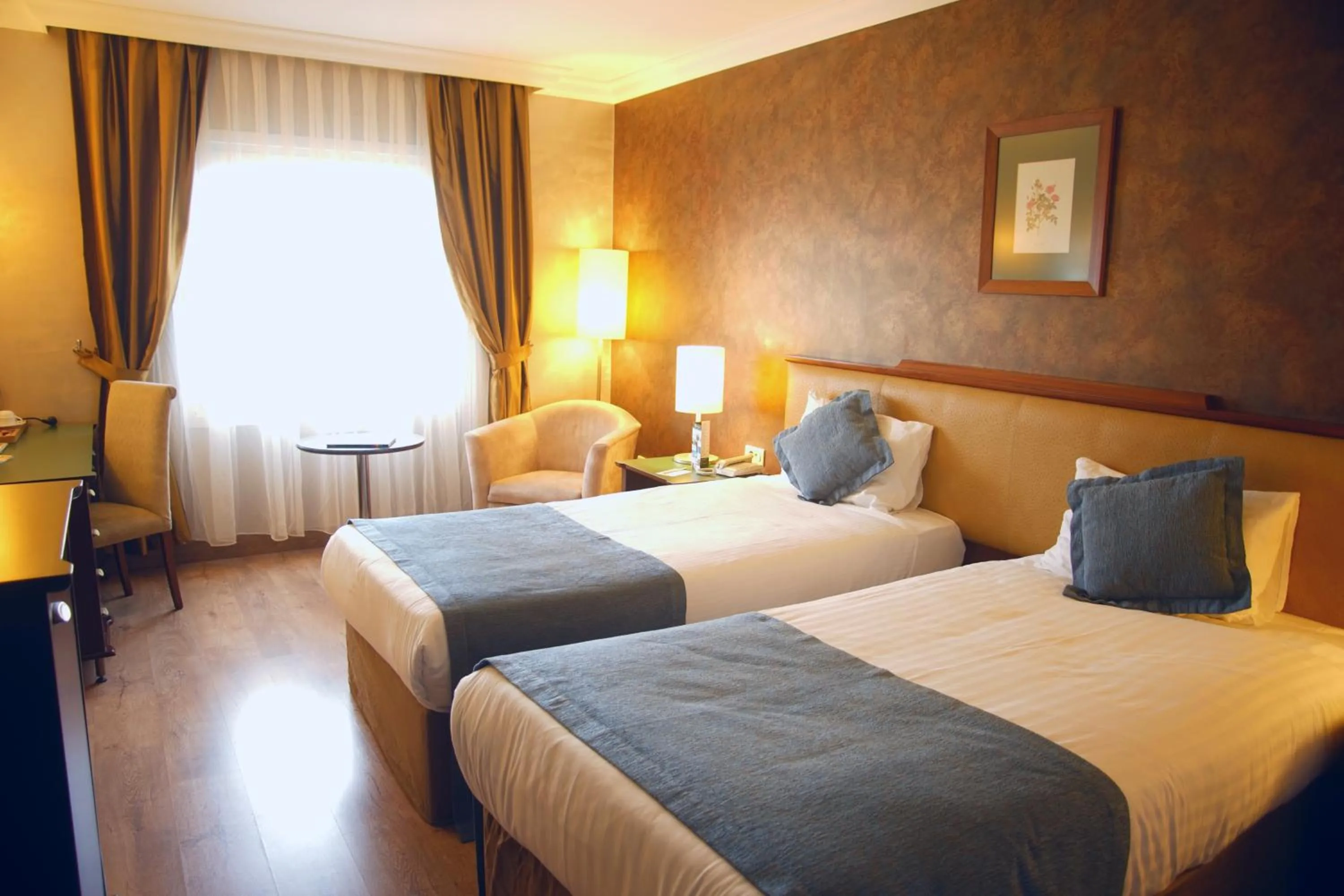 Bed in The Green Park Merter